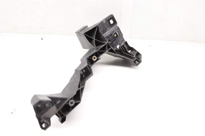 Headlight Mount Bracket 4M0805608 main product photo