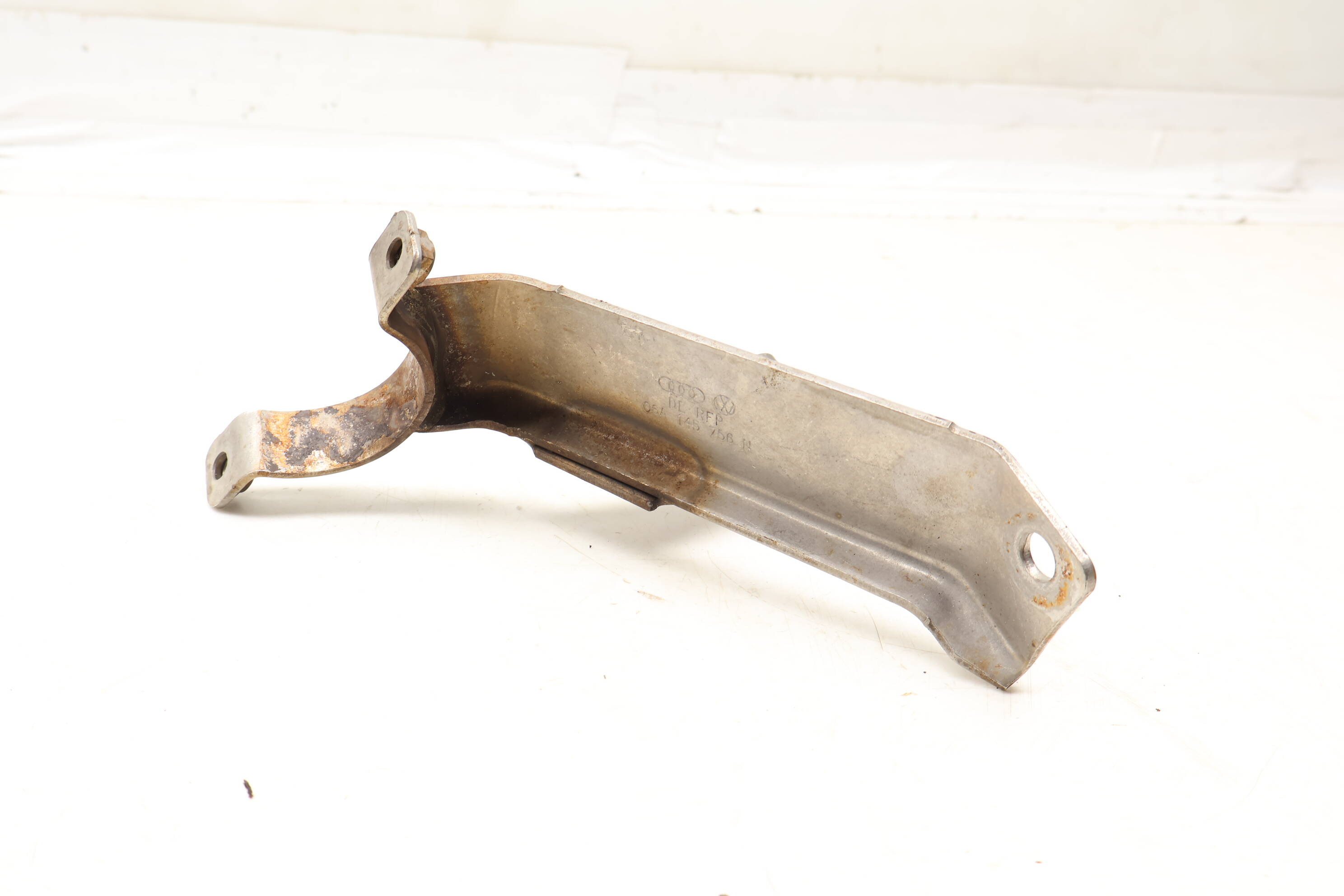 Turbo Pressure Pipe Bracket 06A145756N