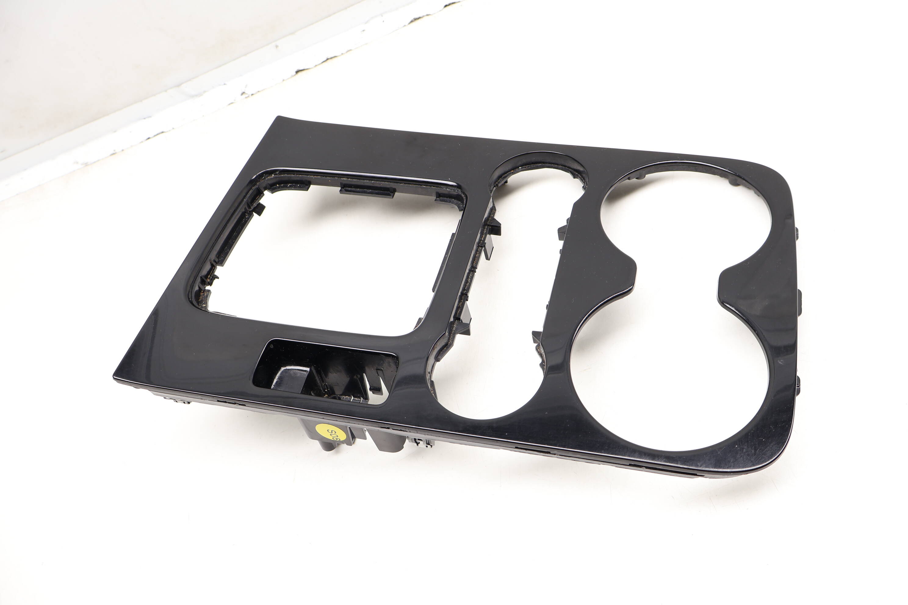 Shifter Bezel / Center Console Trim 7P1863216A