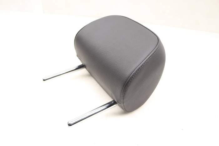Headrest / Head Rest (Outer) 8V5885901 main product photo