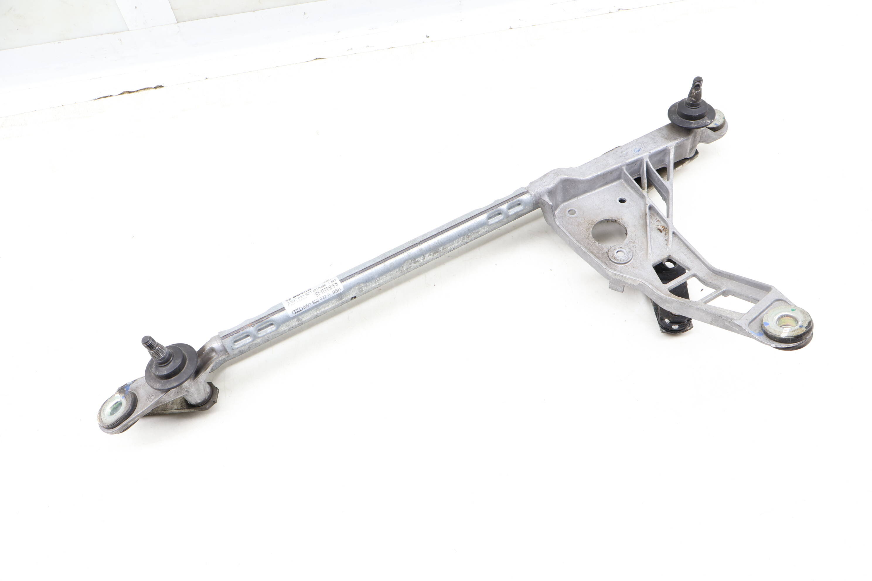 Windshield Wiper Transmission / Bracket 8W1955023A