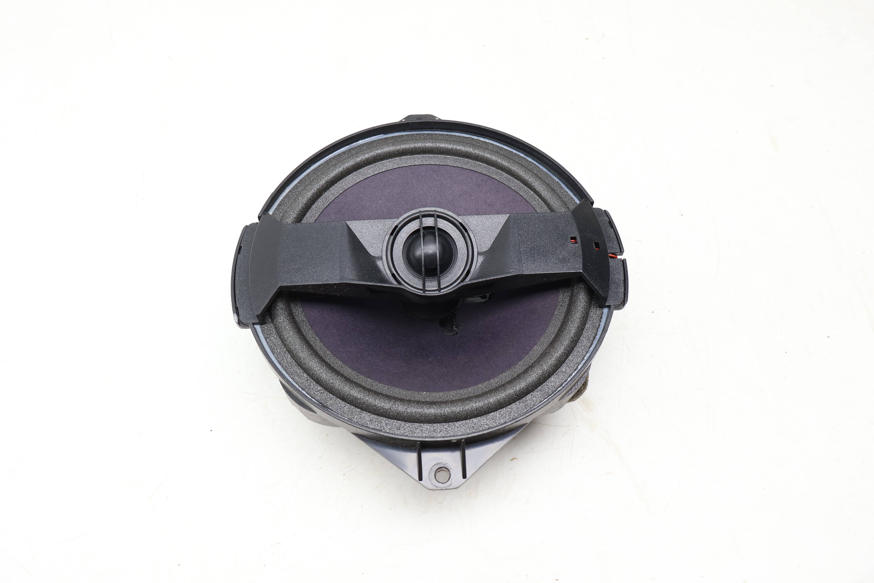 Deck Speaker / Woofer 8D5035401B