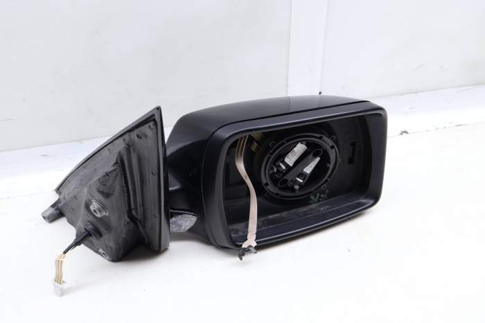 Side View Mirror W/ Memory 51163452702 main product photo