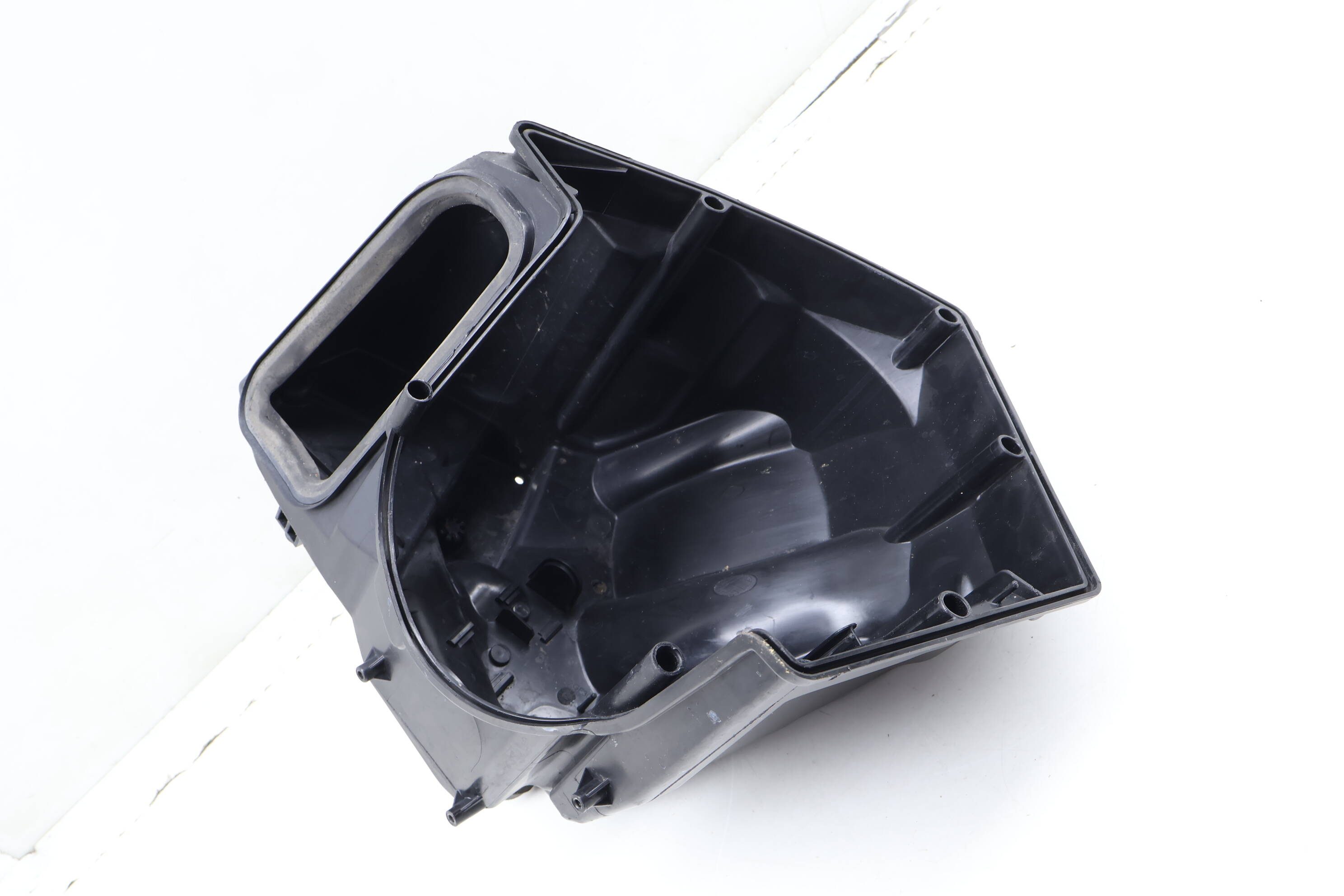 Engine Air Filter Box / Housing (Lower) 8W0133835B