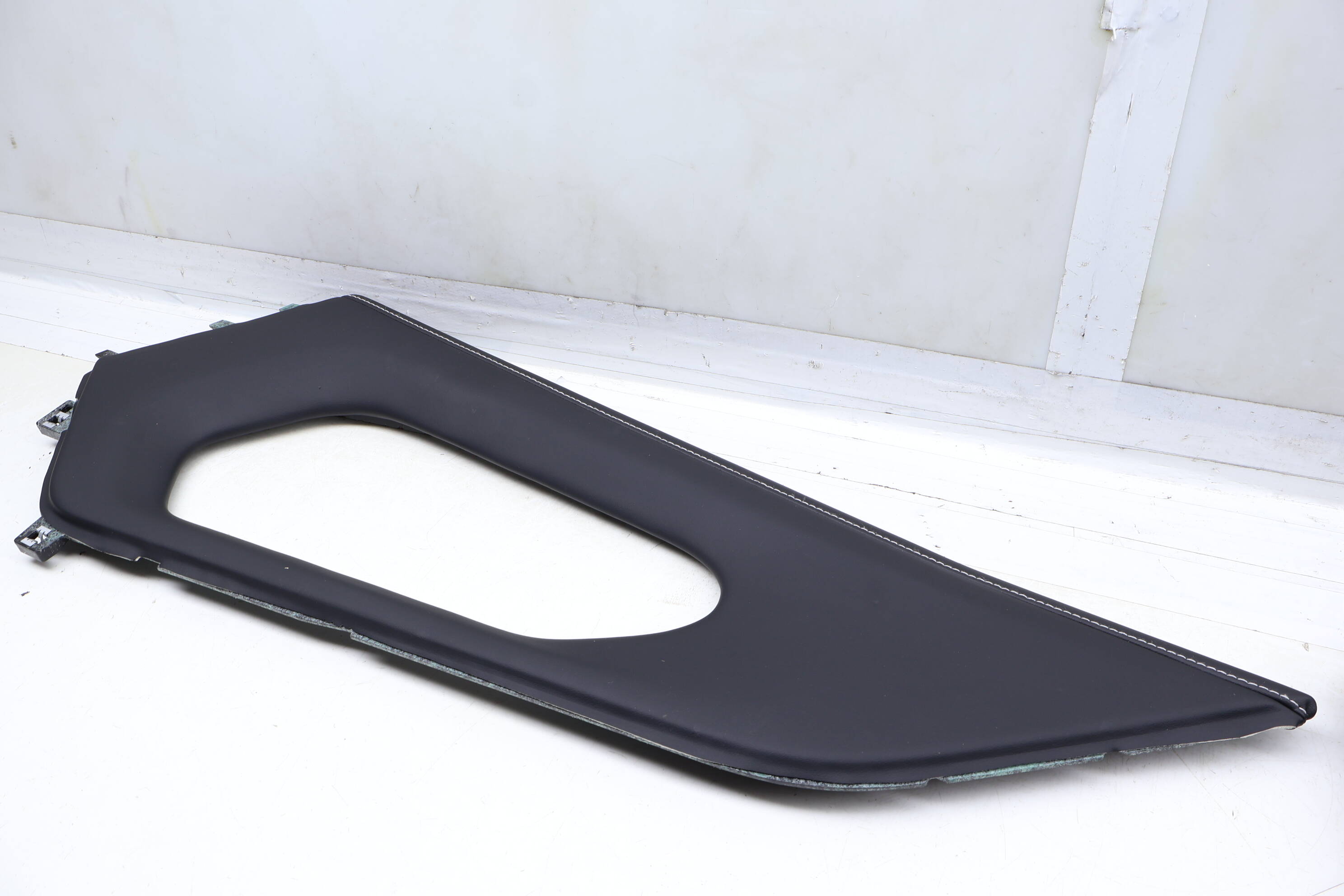 Center Console Trim / Cover 3CN863047B