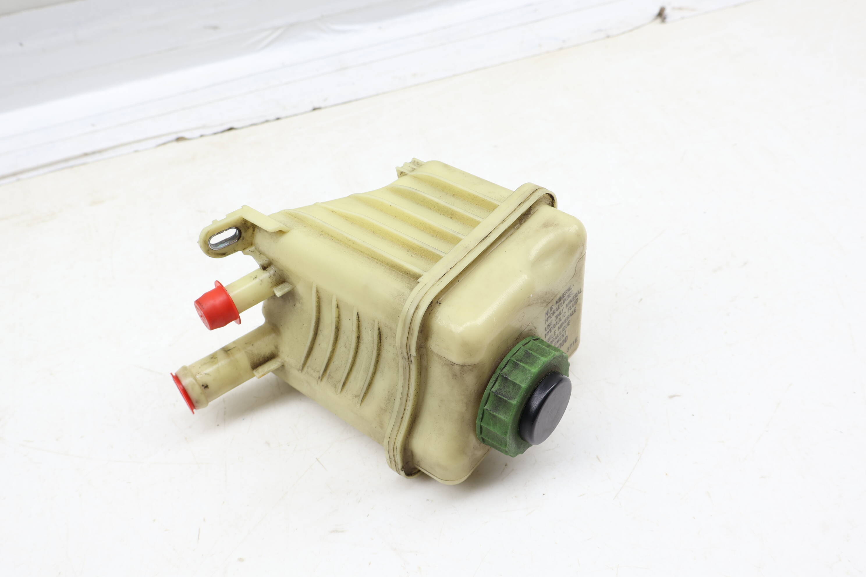 Power Steering Reservoir / Tank 7L6422373B