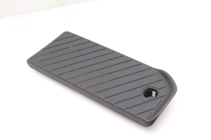 Dead Pedal / Foot Rest Cover 4M1864777A main product photo