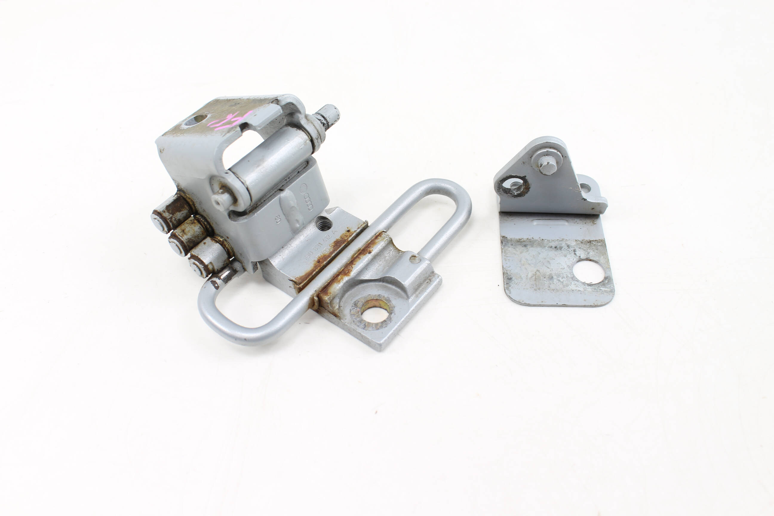 Lower Door Hinge 4B0831412A