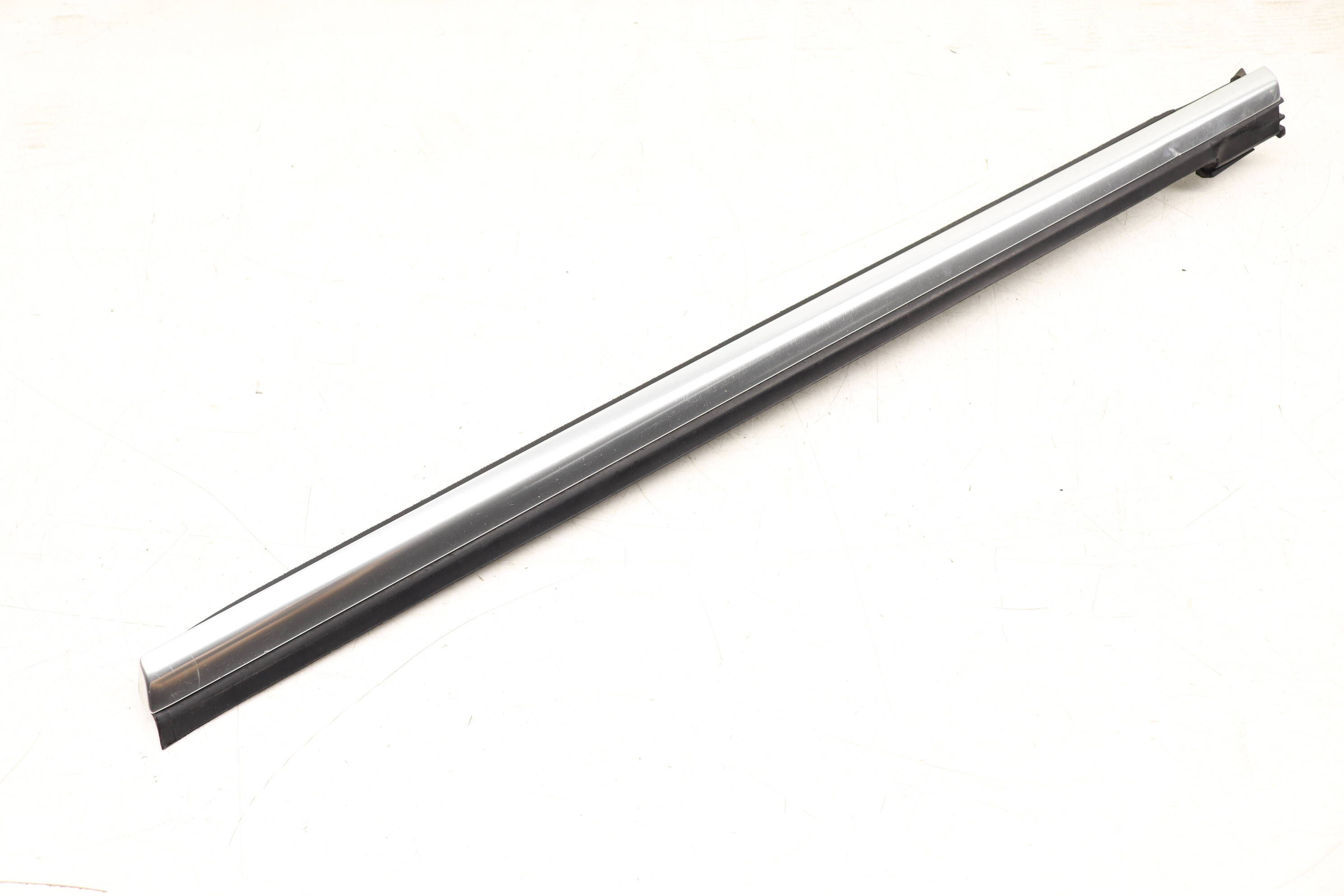 Convertible Exterior Window Slot Seal / Trim 8H0839478C