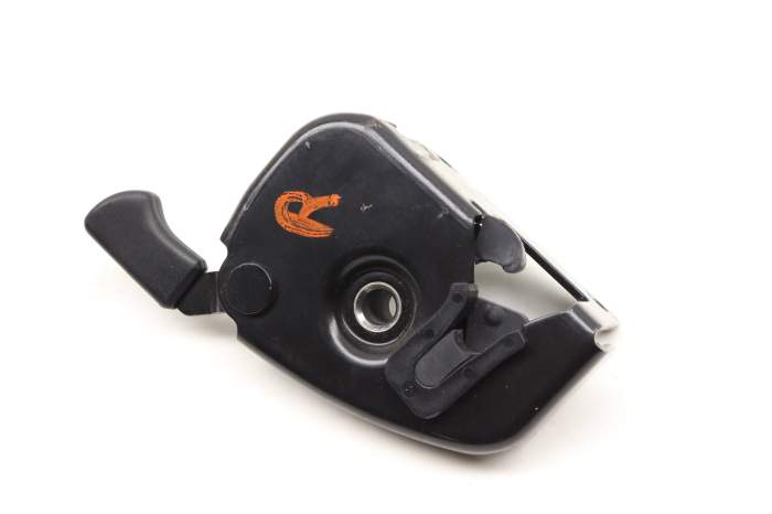 Seat Back Latch / Catch 7D0885297 main product photo