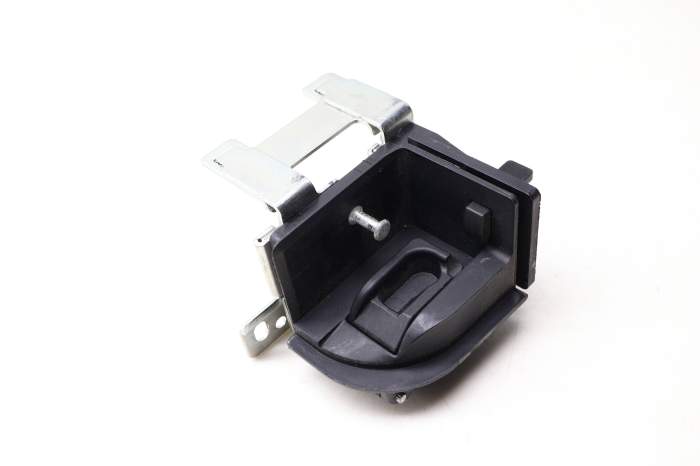 Retractable Cargo Cover Support Bracket 51477230198 main product photo