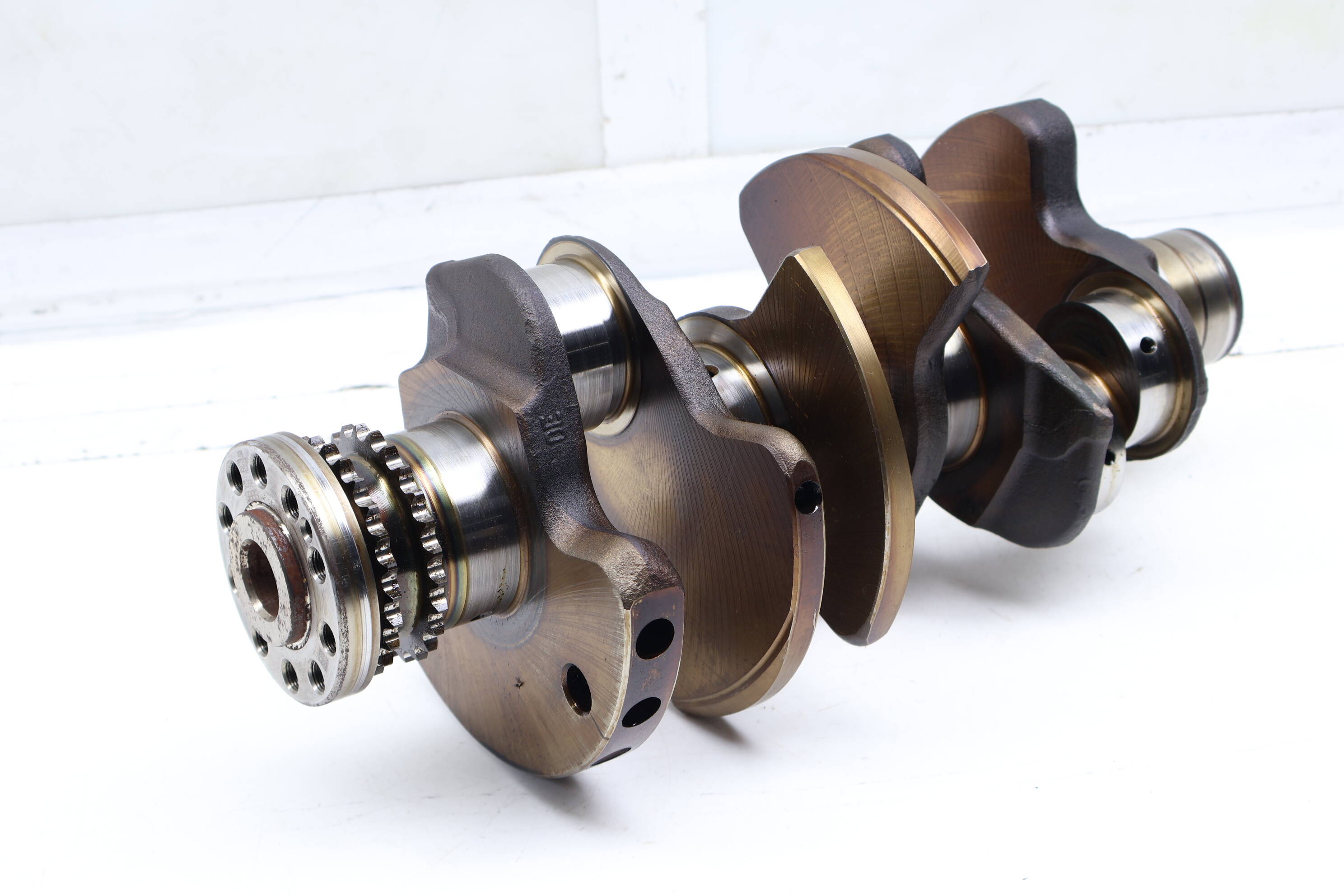 Crankshaft / Crank Shaft 06E105101R