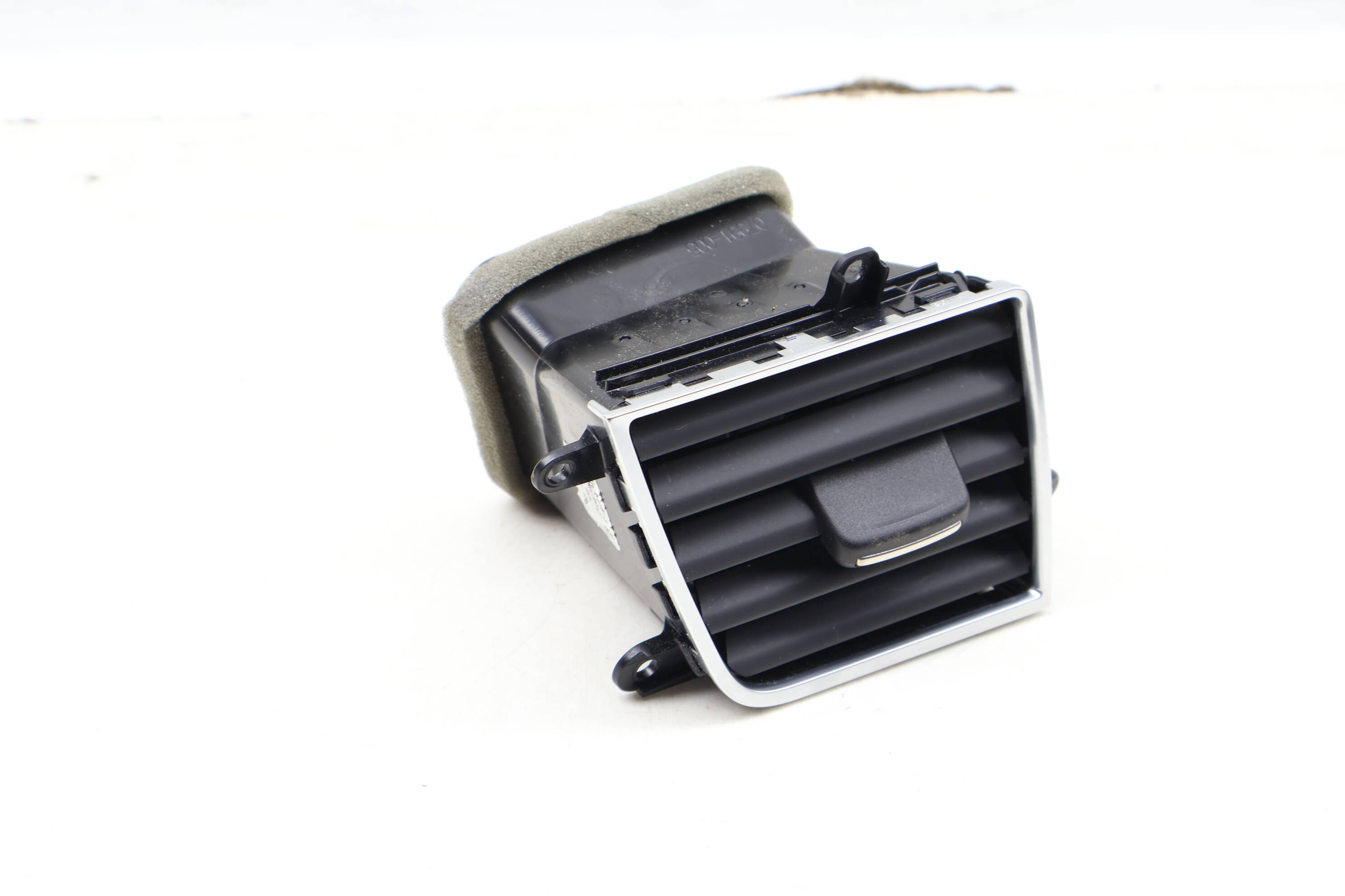 Center Air Vent 4H1820951D