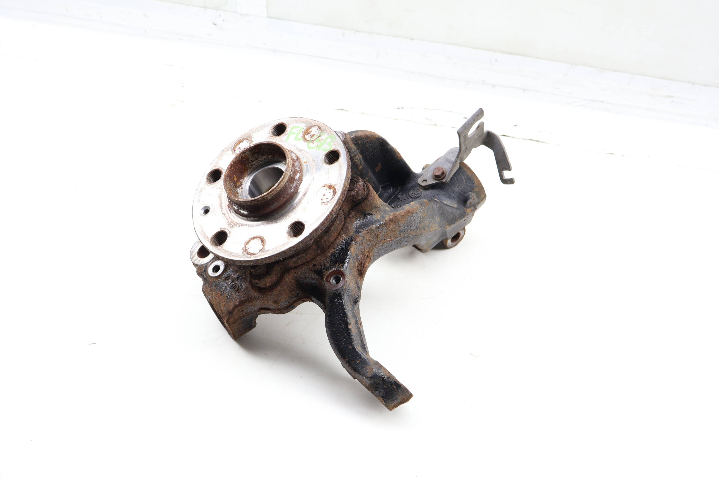 Spindle Knuckle W/ Wheel Bearing 3QF407255E