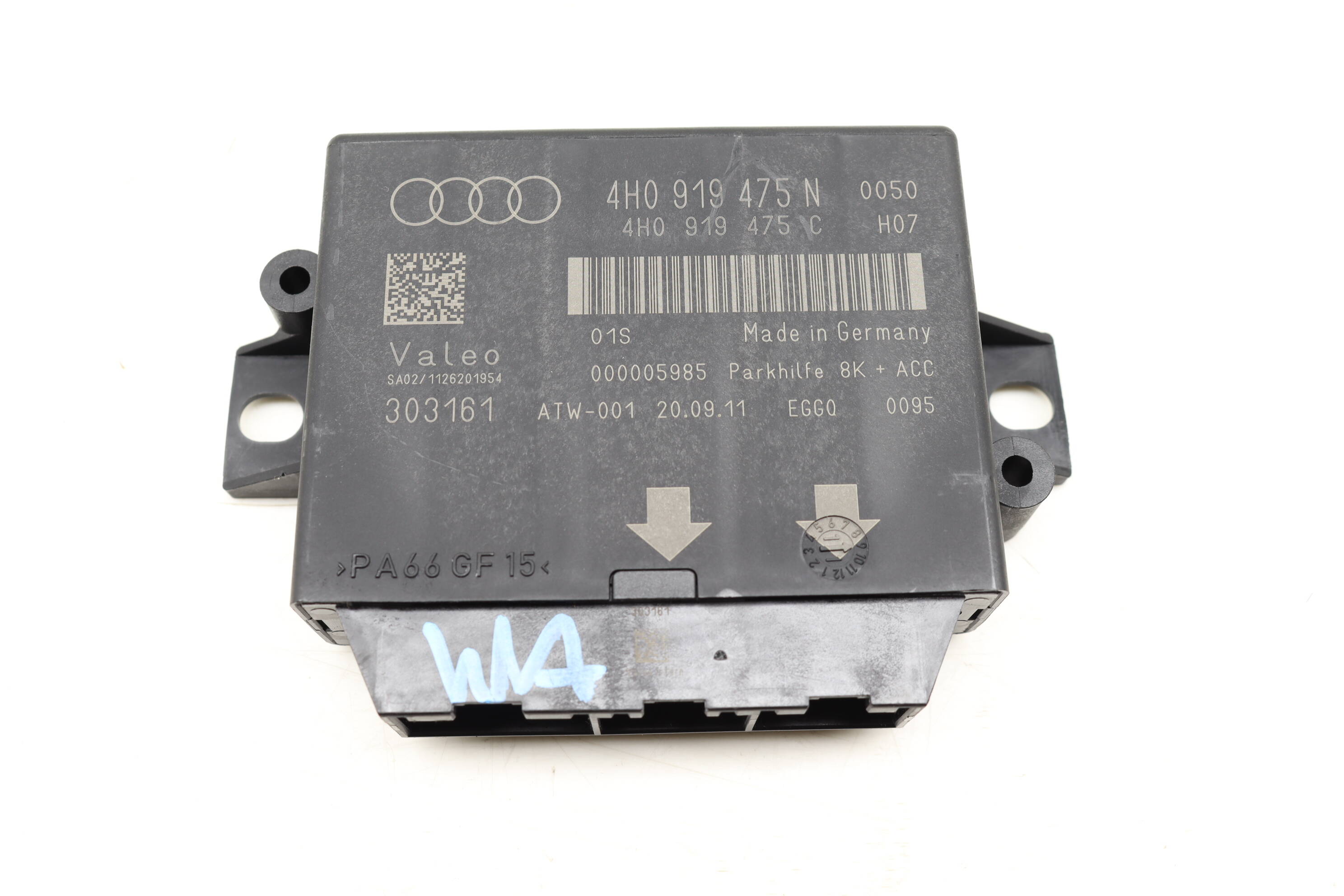 アナン 2019-2021 AUDI A8 Q8 FRONT WINDSHIELD POST TRIM CLIP