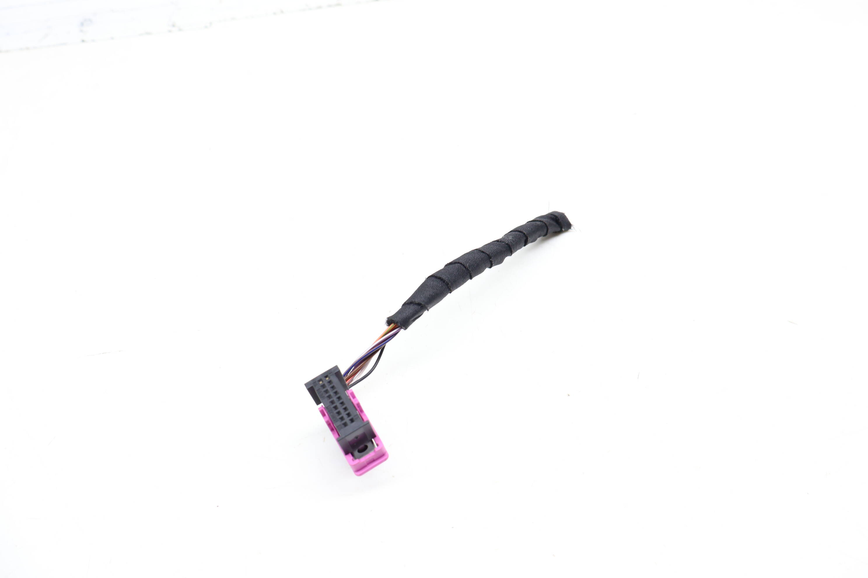 Instrument Cluster Wiring Connector / Pigtail (18-Pin) 5Q0972718A