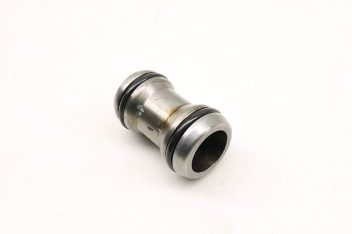 Engine Oil Pump Connector Union 94810705004 main product photo