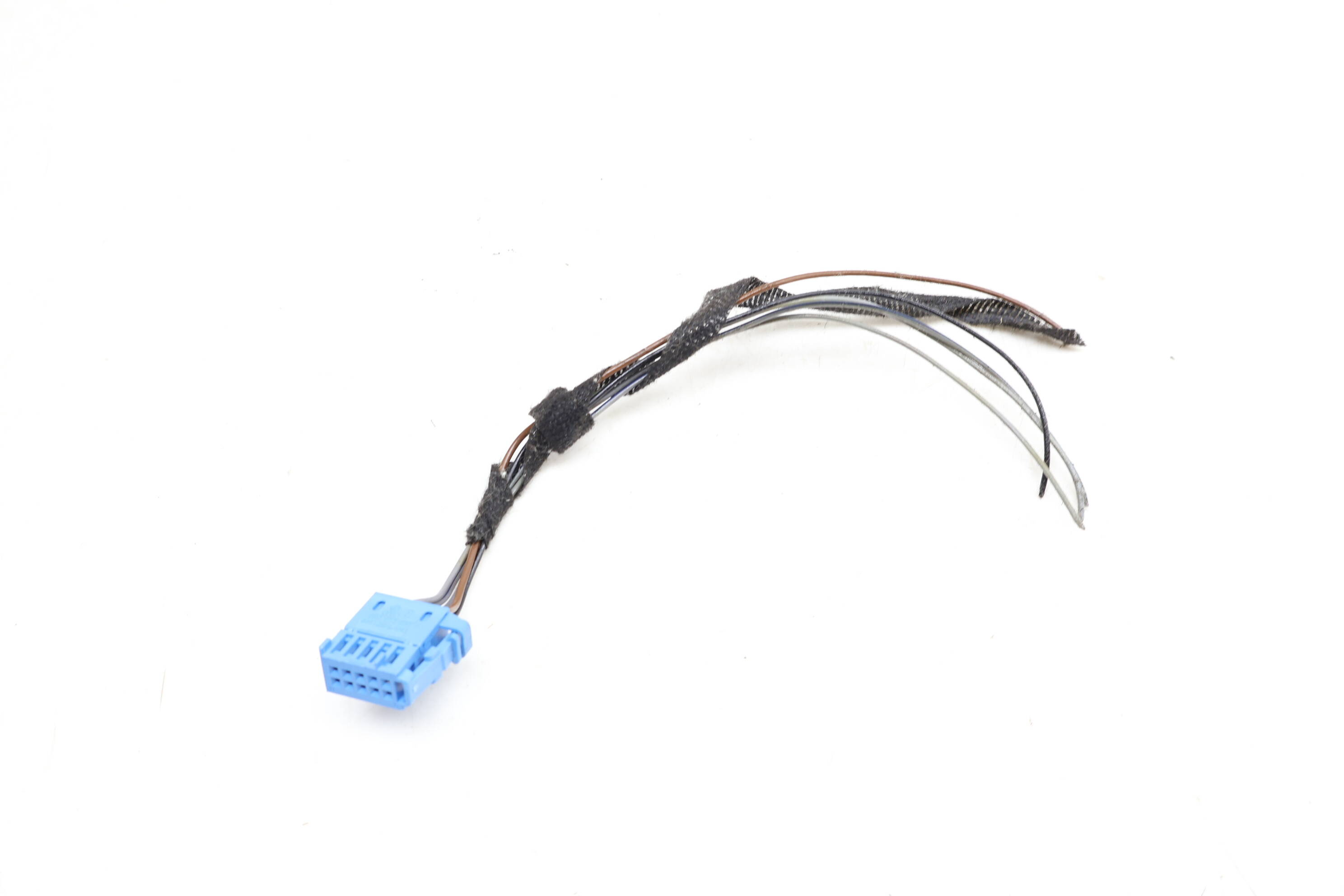 Tail Light / Lamp Wiring Connector / Pigtail 6R0972930B