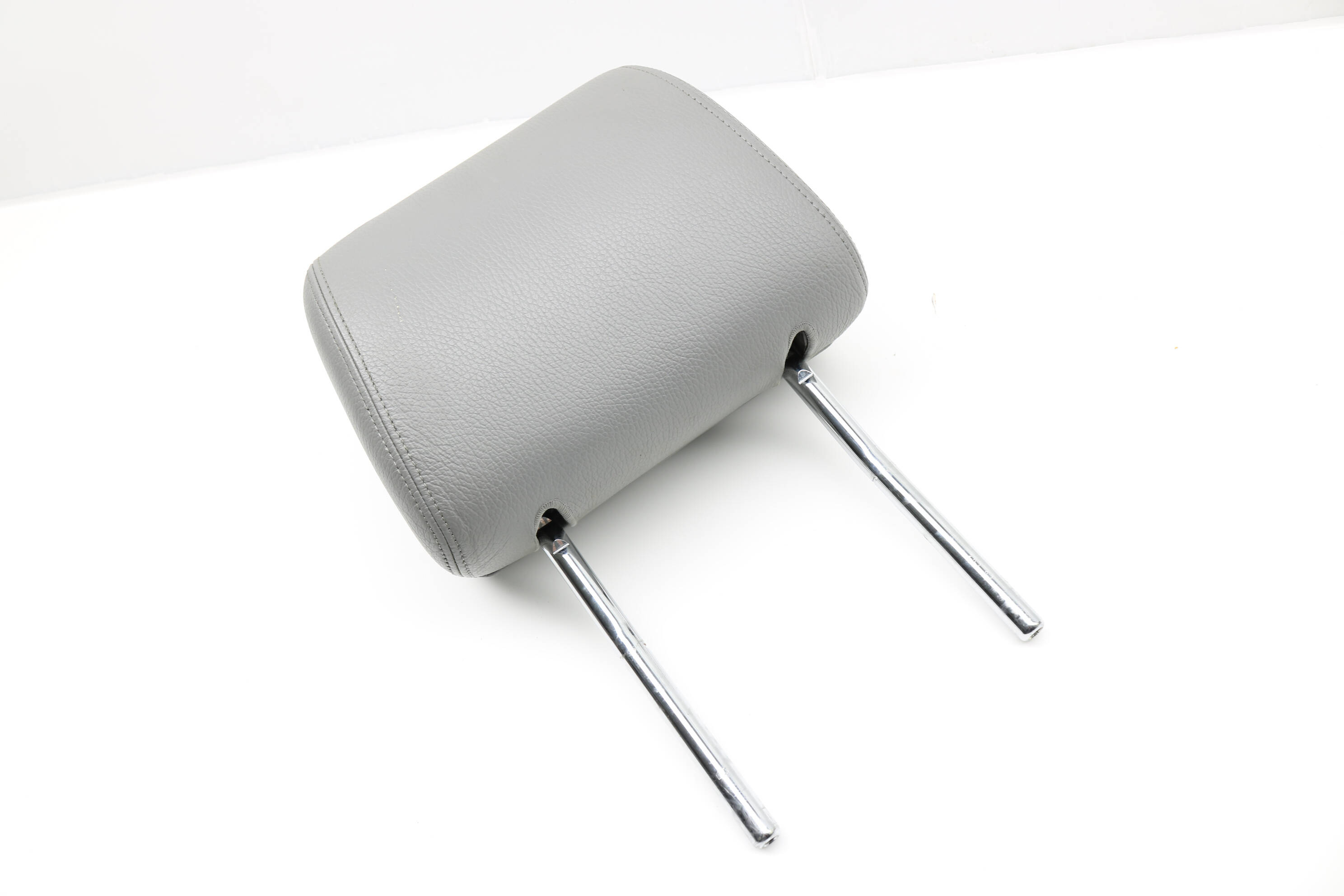 Headrest / Head Rest 7L6881901AB