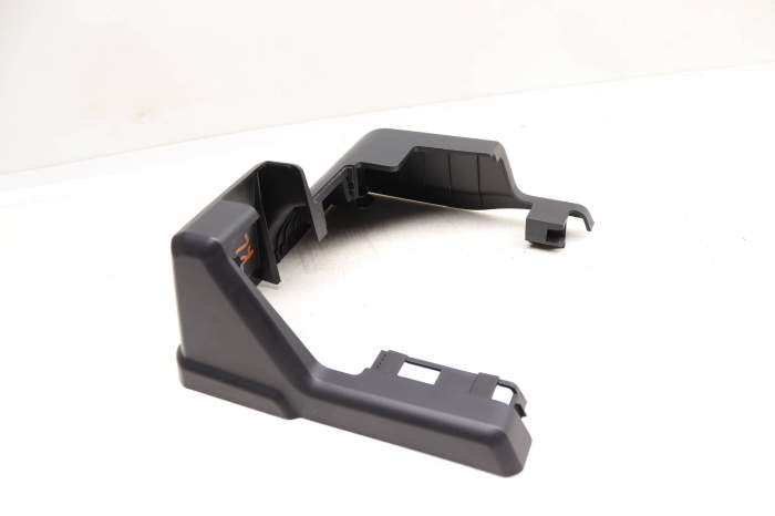 2Nd Row Inner Seat Rail Cover (Front) 4M0883689A main product photo