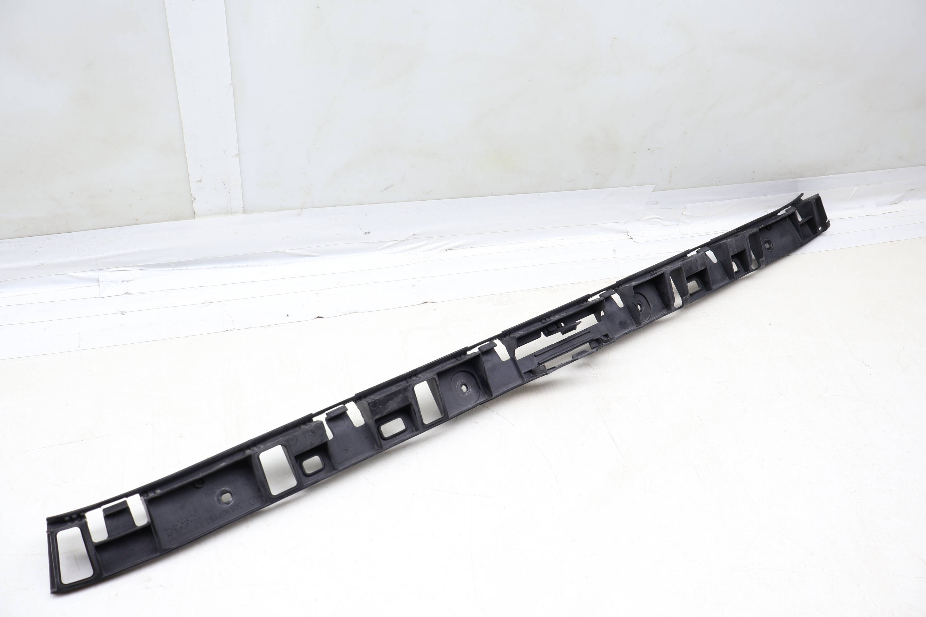 Center Bumper Mount / Bracket 5C6807863