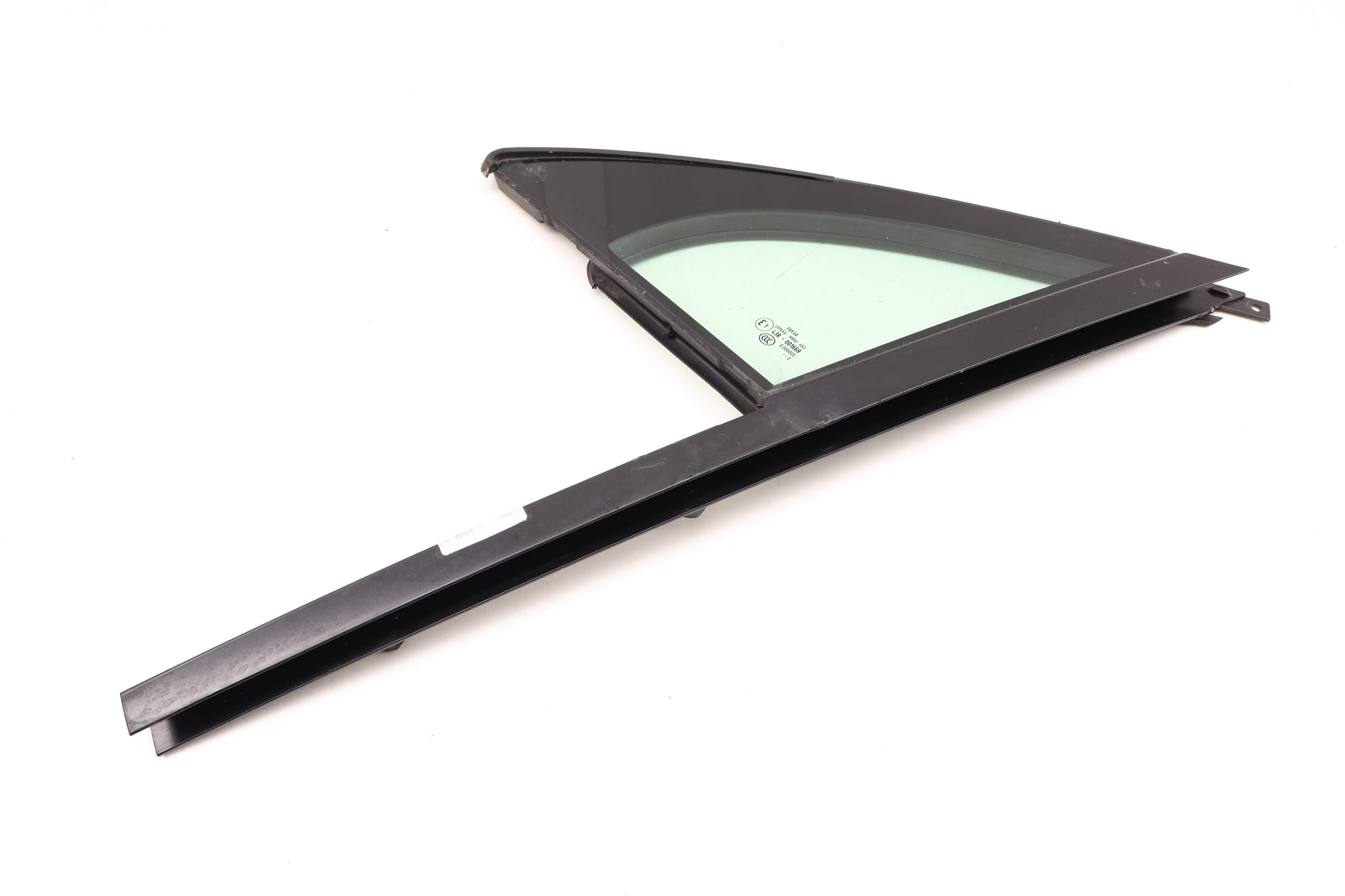 Door Quarter Window Glass / Seal 7P0845113D 95854231101