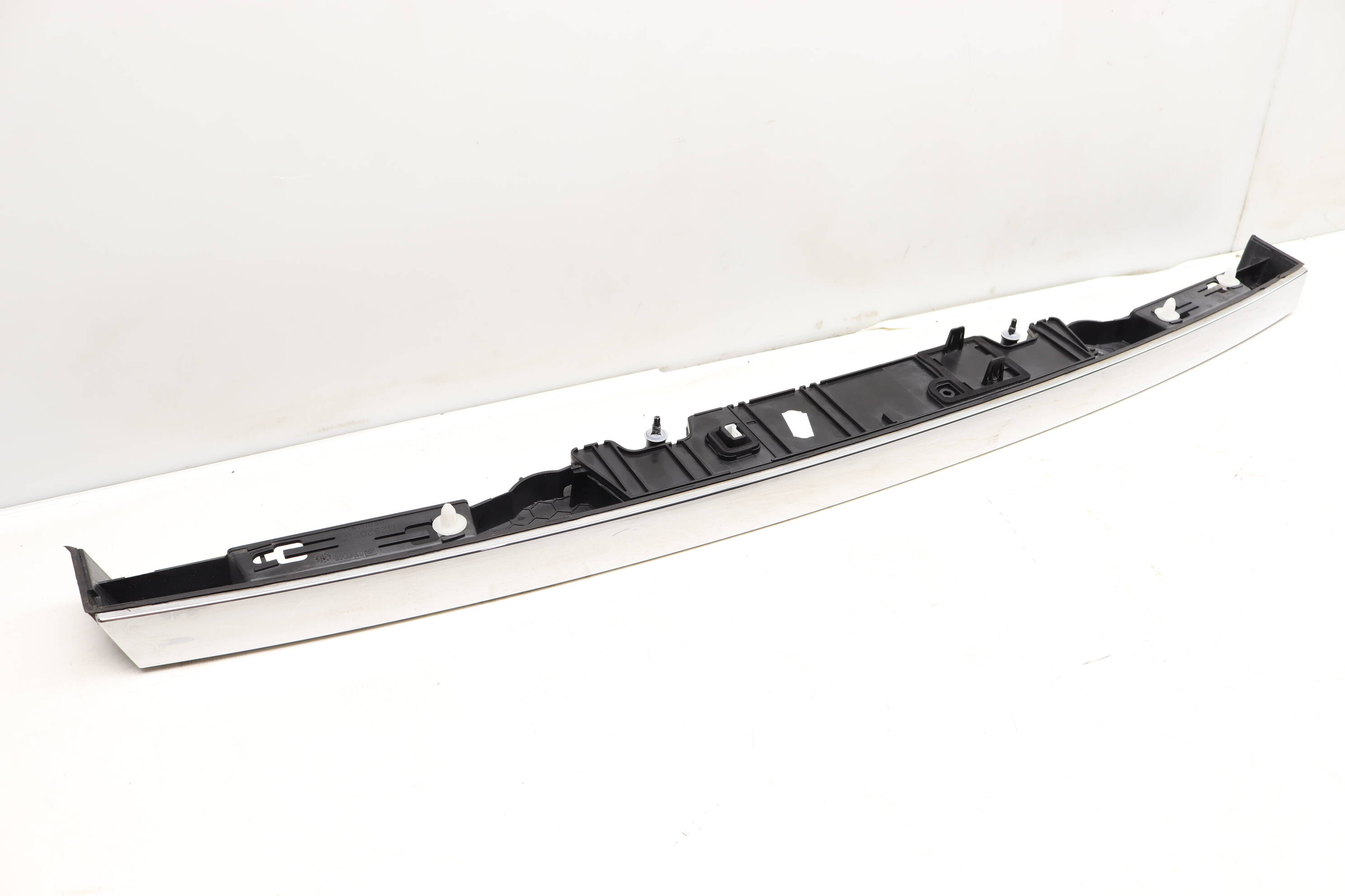 Trunk Hatch License Plate Light / Handle Assembly 51137194176