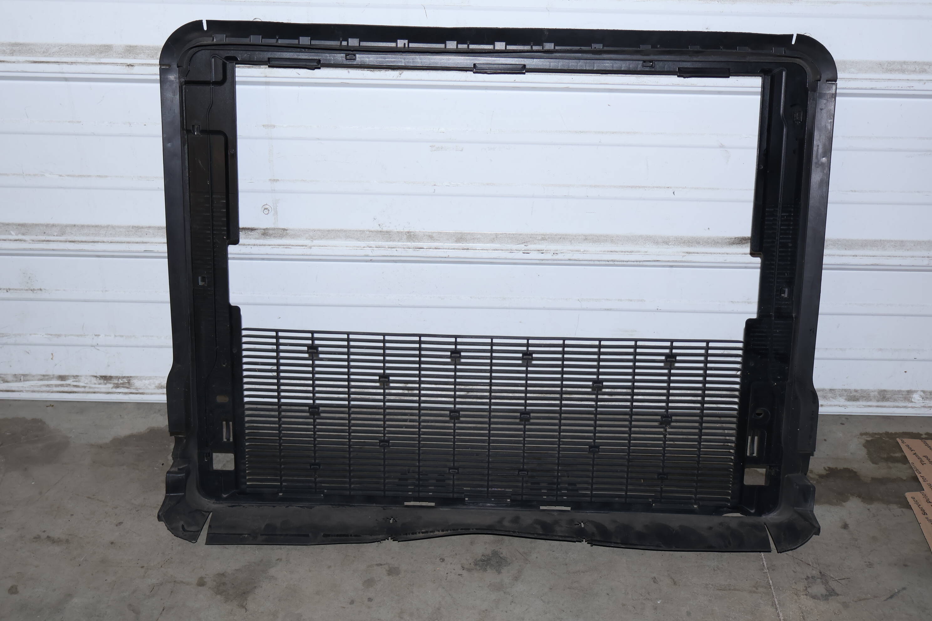 Radiator / Core Support Air Deflector 1EA121281C