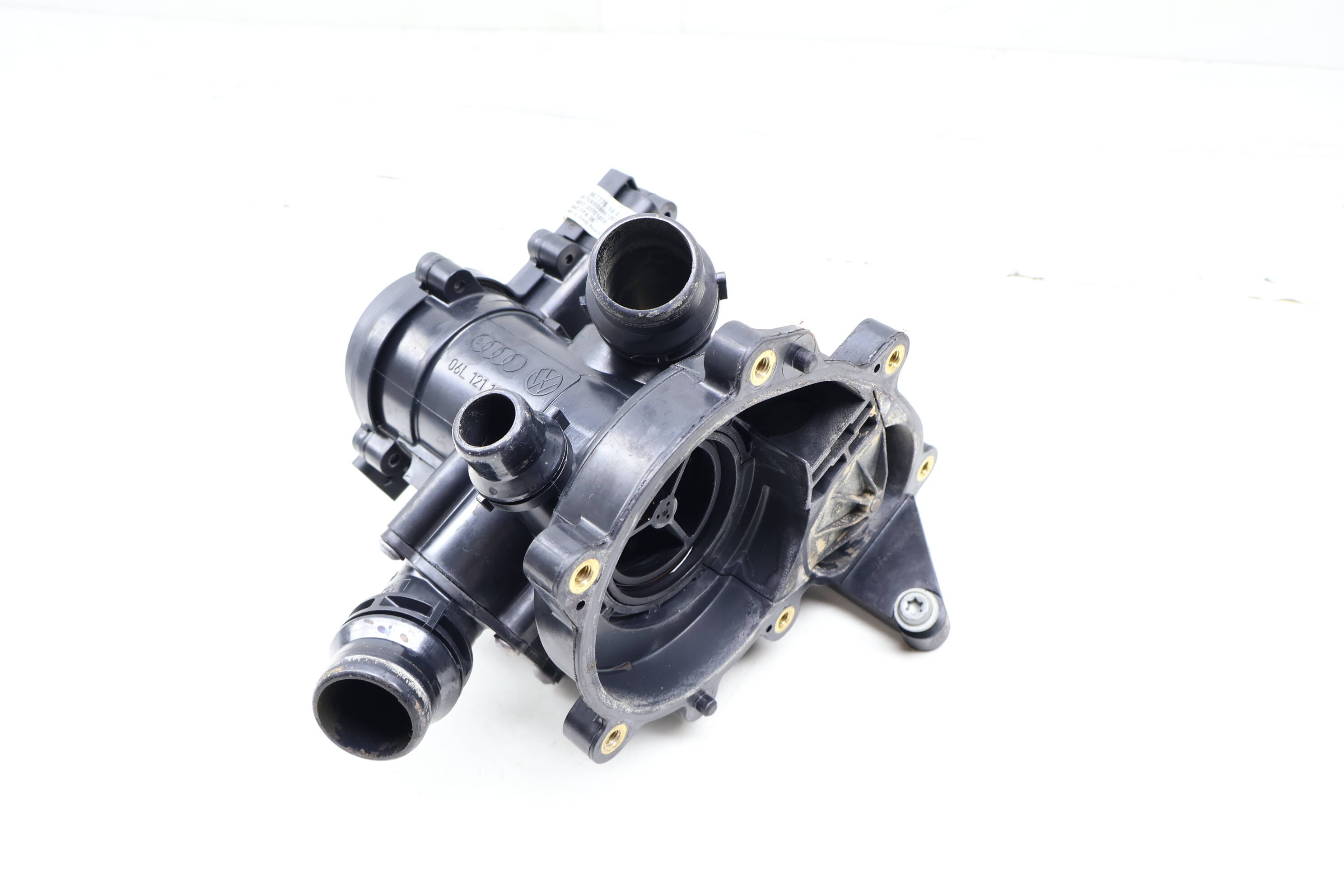 Thermostat / Housing 06L121111P