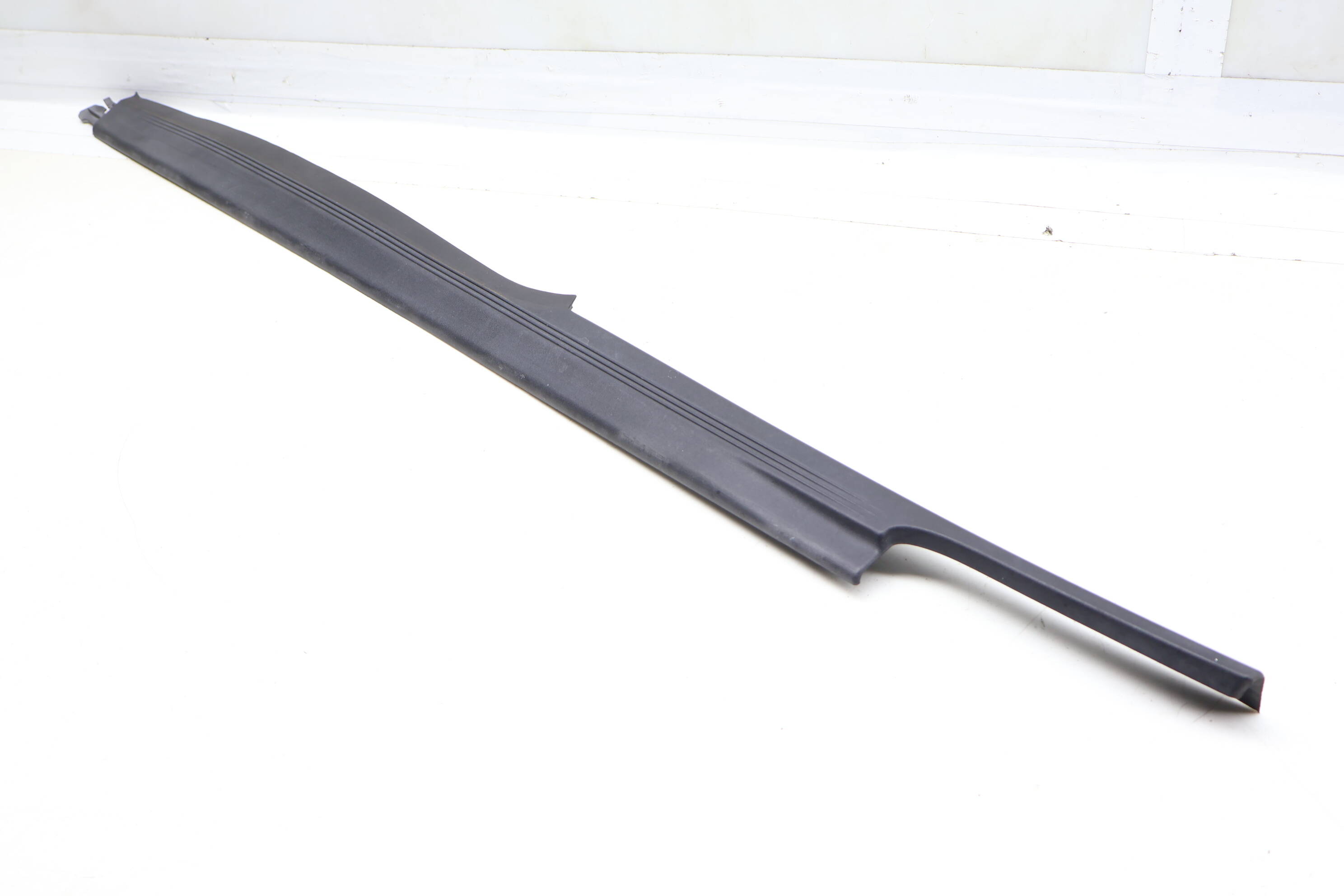 Fender Trim / Molding 99757246502