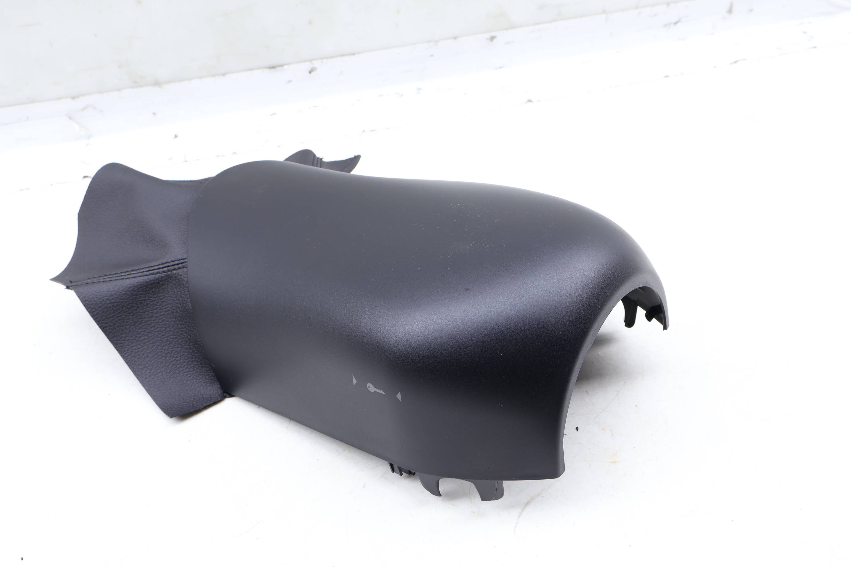 Lower Steering Trim / Cover 61319219551