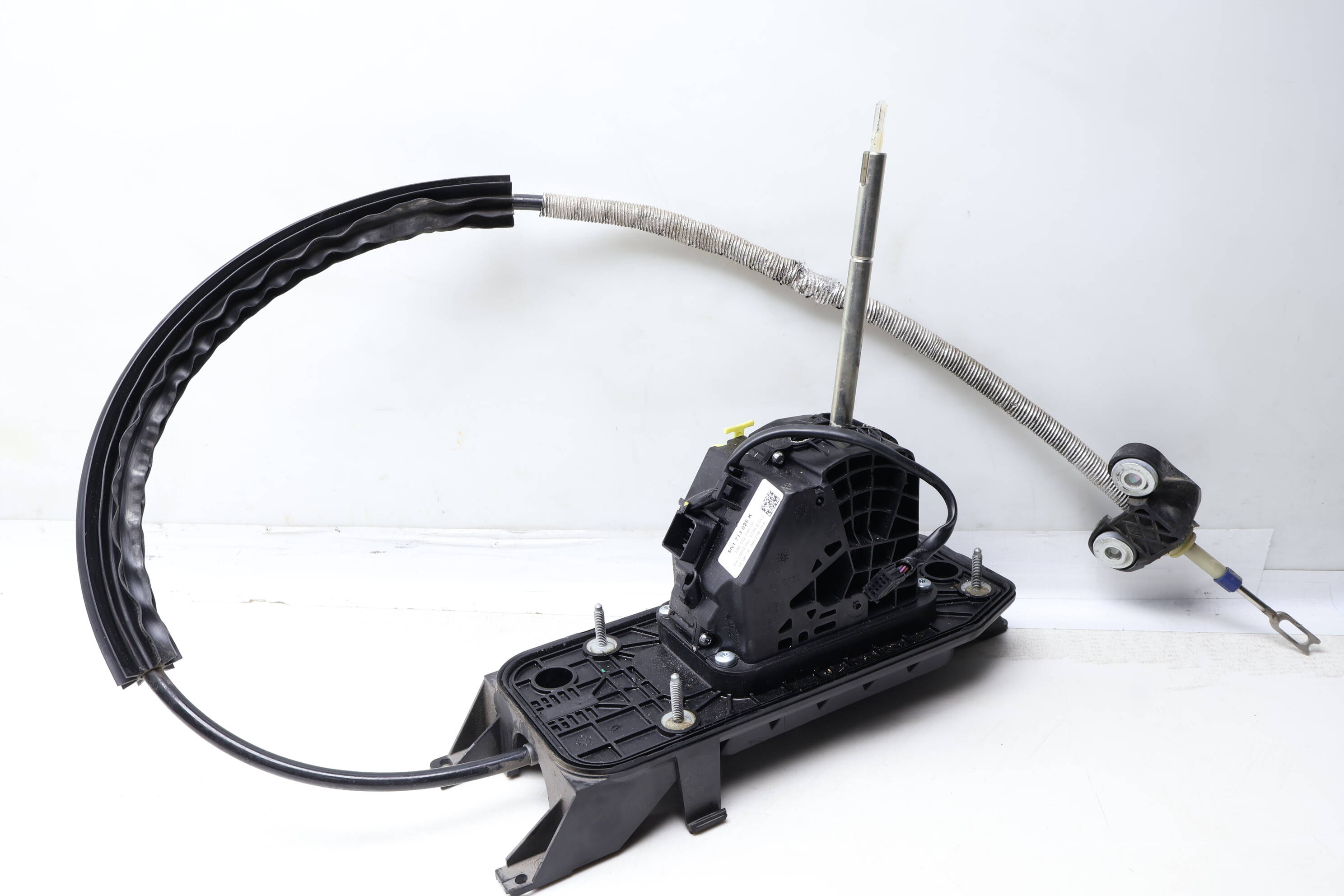 VW Automatic Shifter Assembly W/ Linkage 5N1713025K