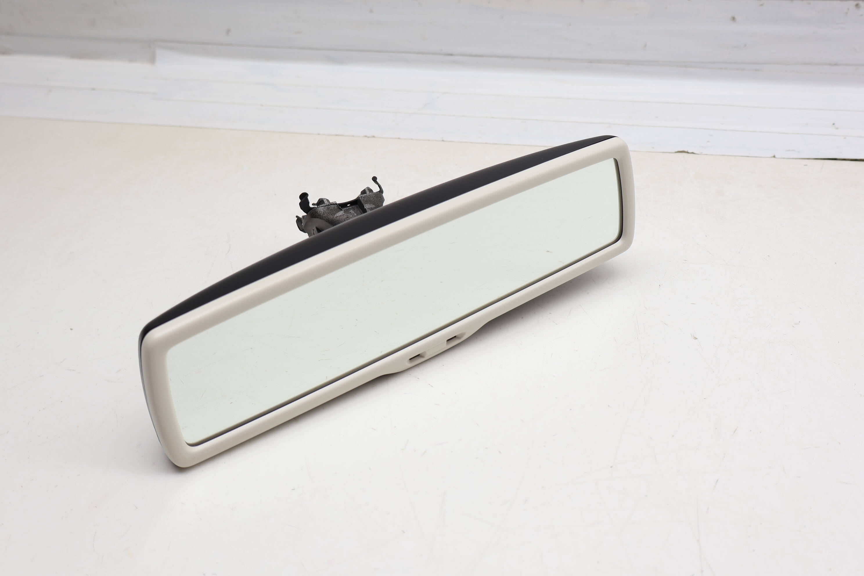Interior Rear View Mirror W/ Auto Dim 7P6857511T