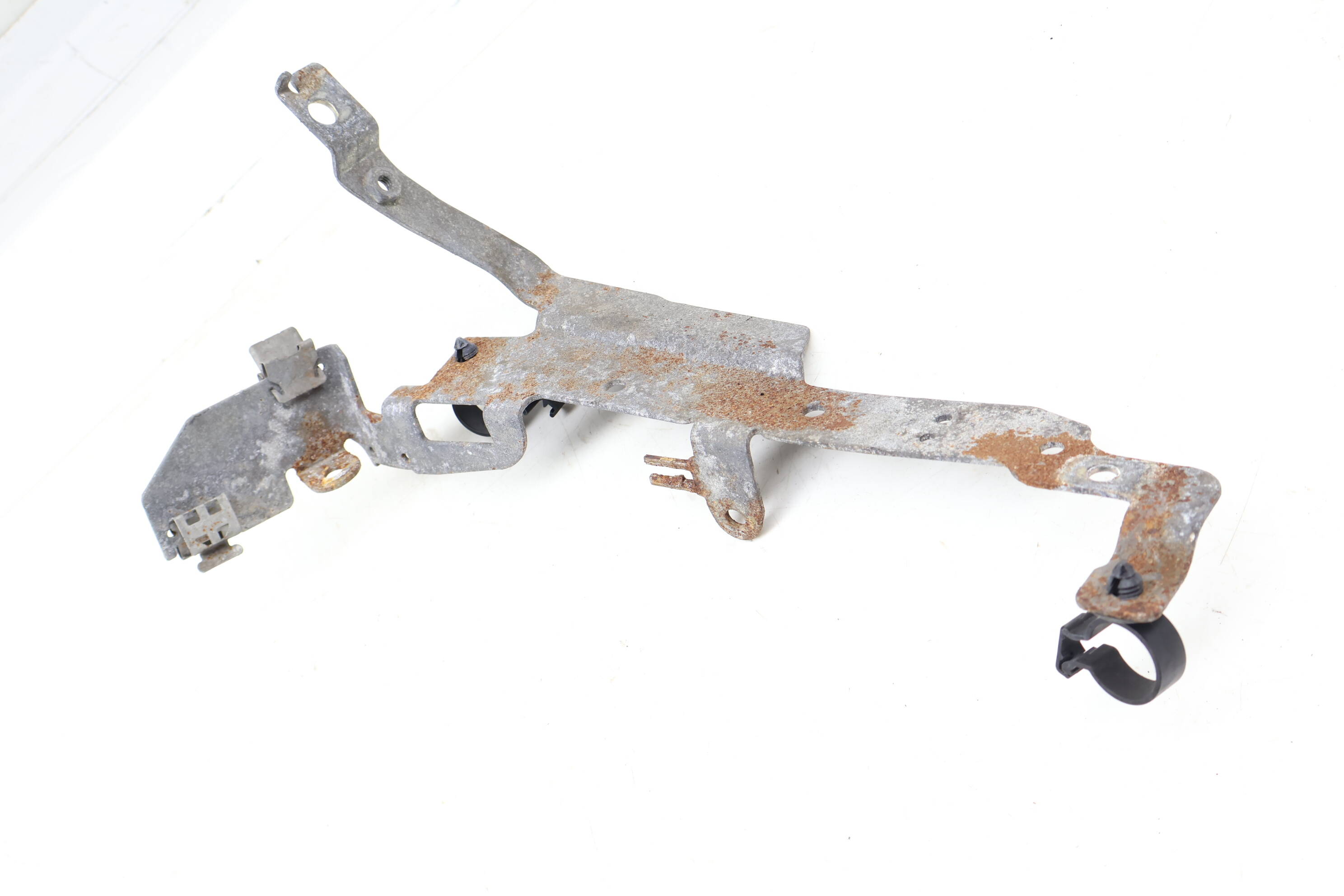 Exhaust Mount Bracket 2721590041