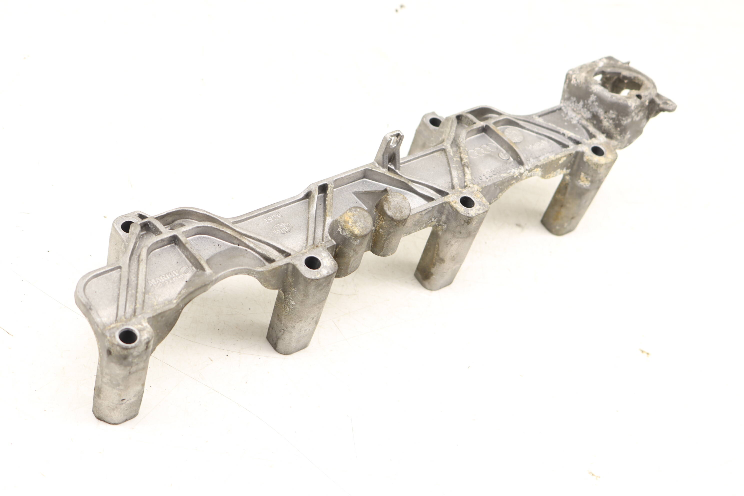 Air Distribution Housing Mount Bracket 079133340S