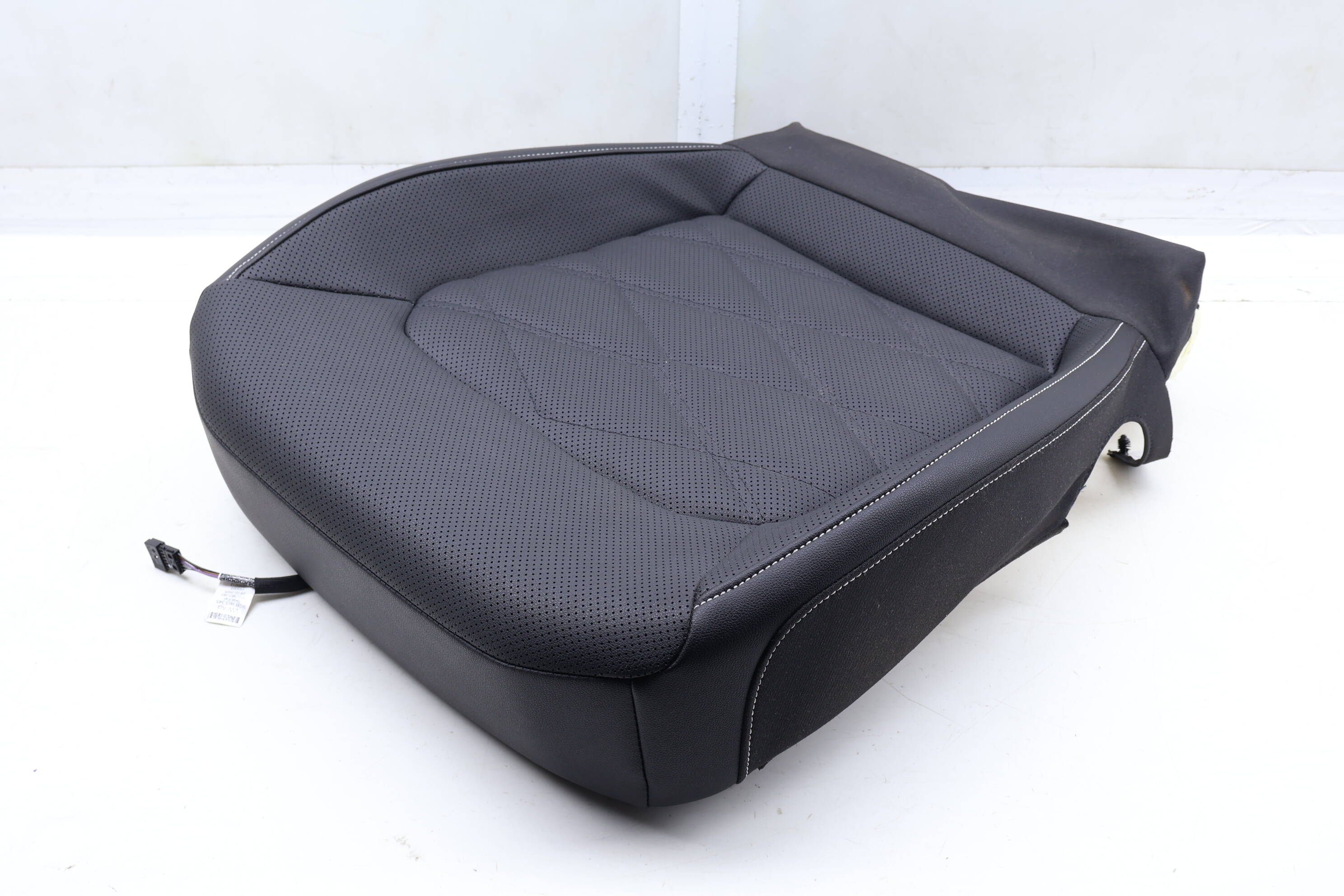Lower Seat Bottom Cushion 3CN881406P