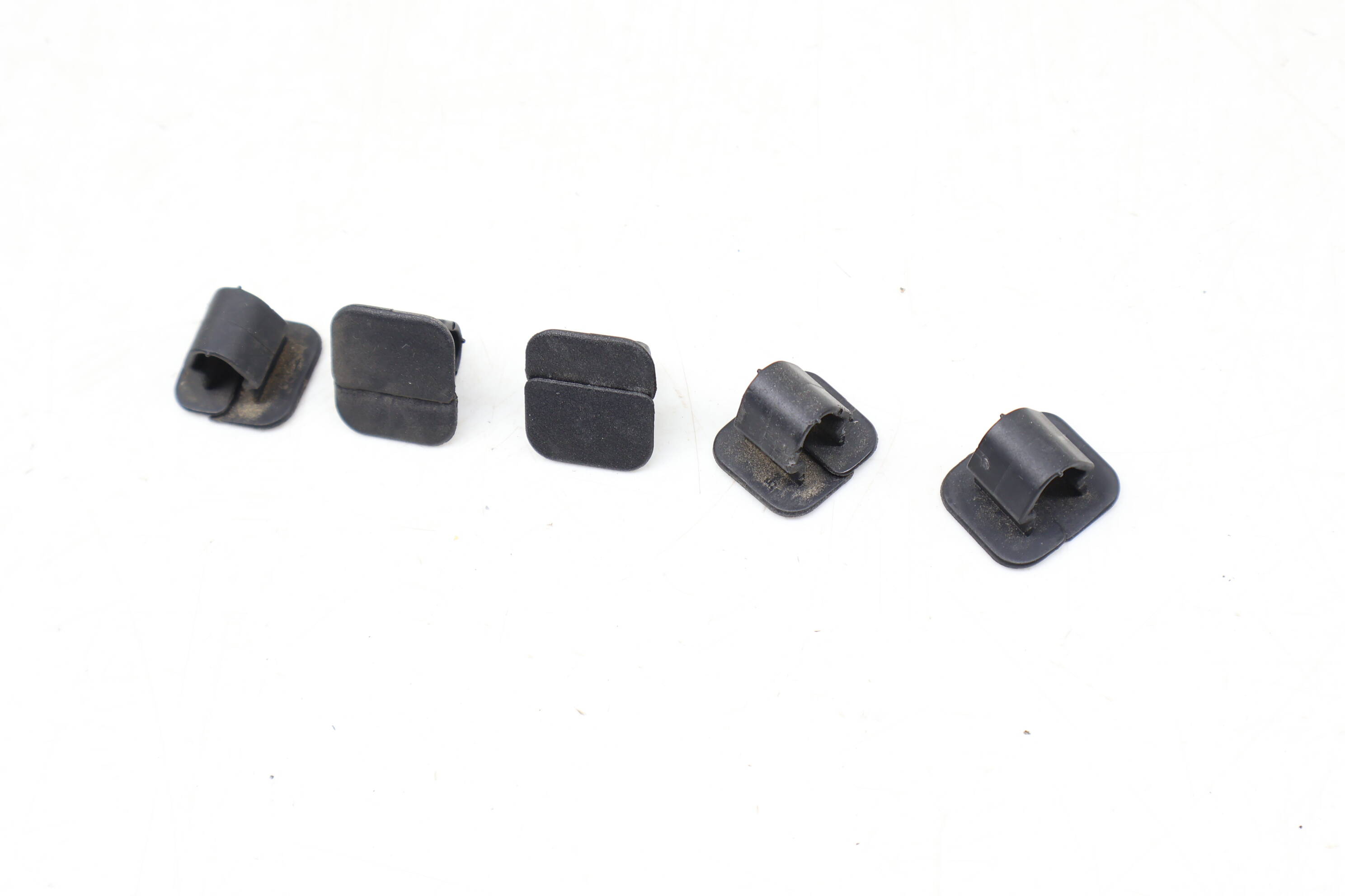 Hood Insulation / Sound Blanket Clip Set (5) 1H5863849A