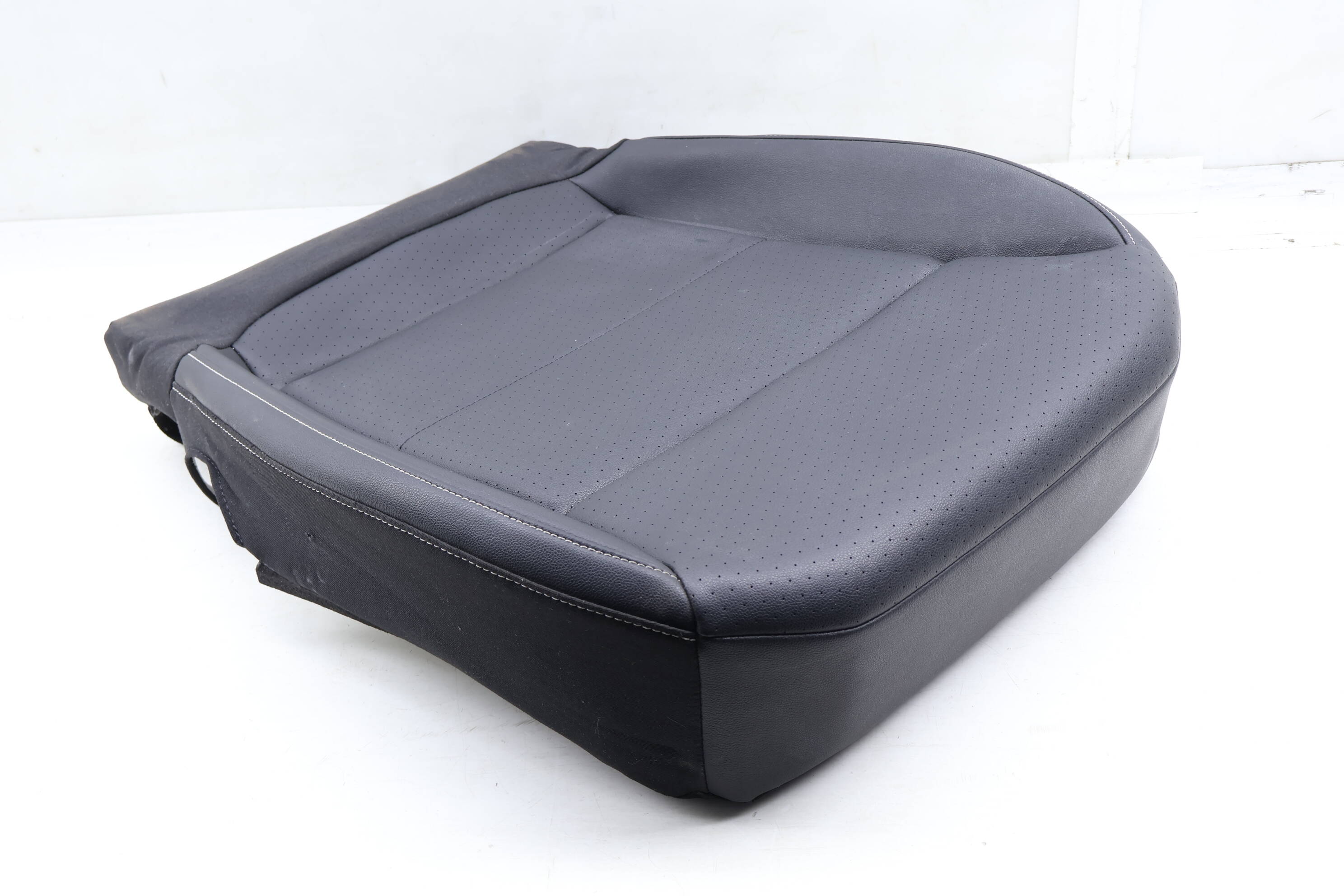 Lower Seat Bottom Cushion 3CN881405N
