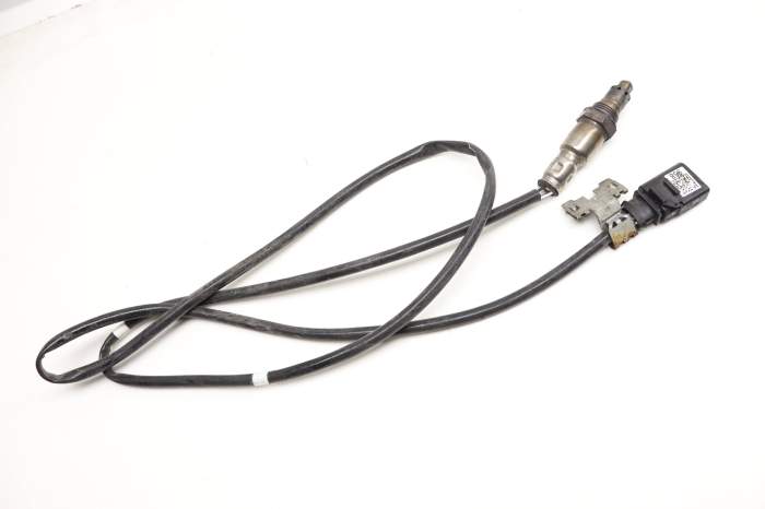 O2 / Oxygen Sensor 05E906262E main product photo