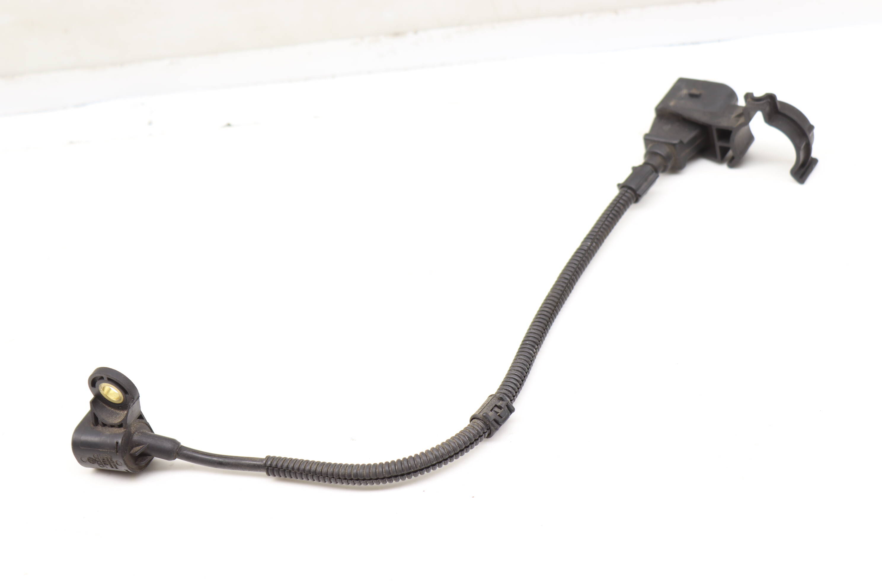 Cam / Camshaft Position Sensor 03L957147A