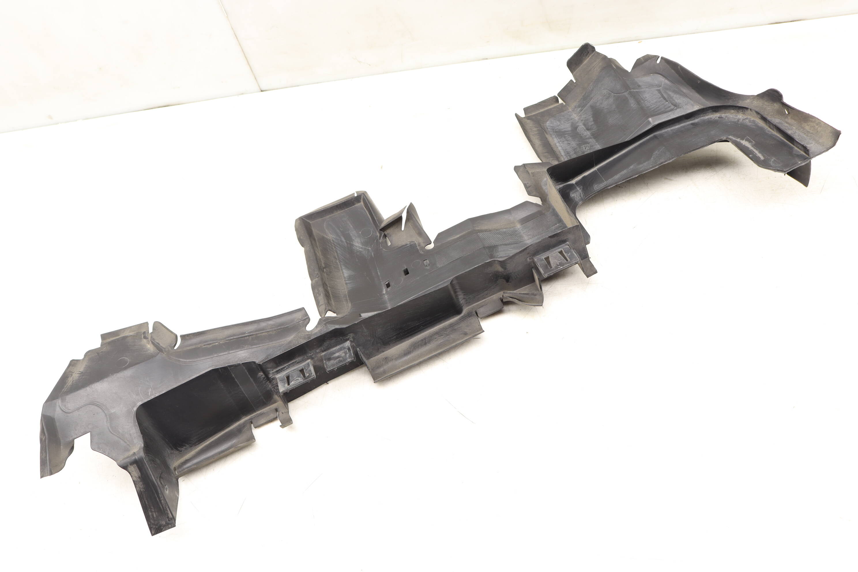 Radiator Air Duct / Guide 8R0121284AC