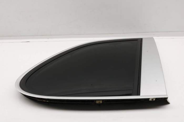Side Quarter Window / Glass 7L5845298AT 95554311219 main product photo