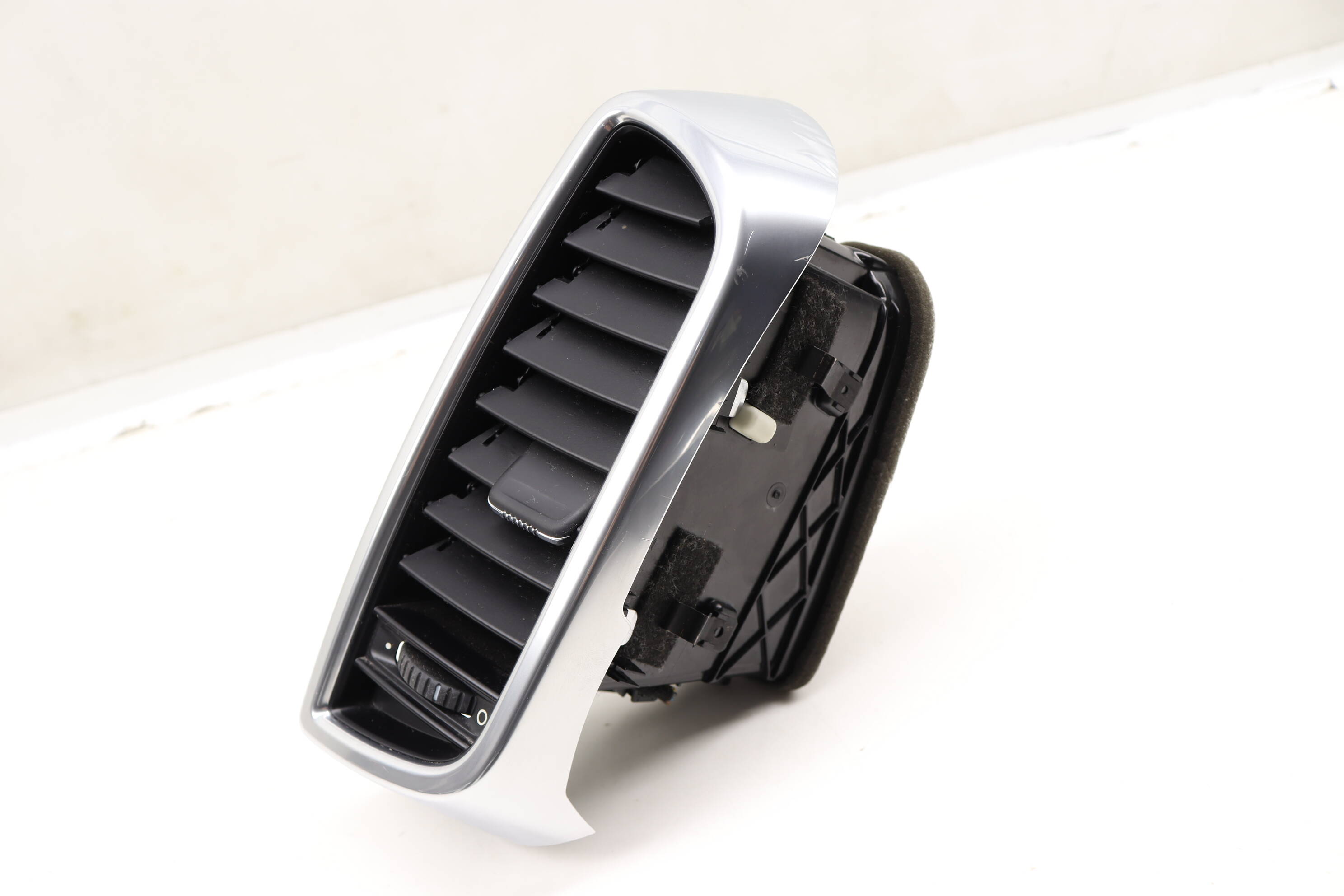 Center Dash Air Vent 7P5819728B 95855272801