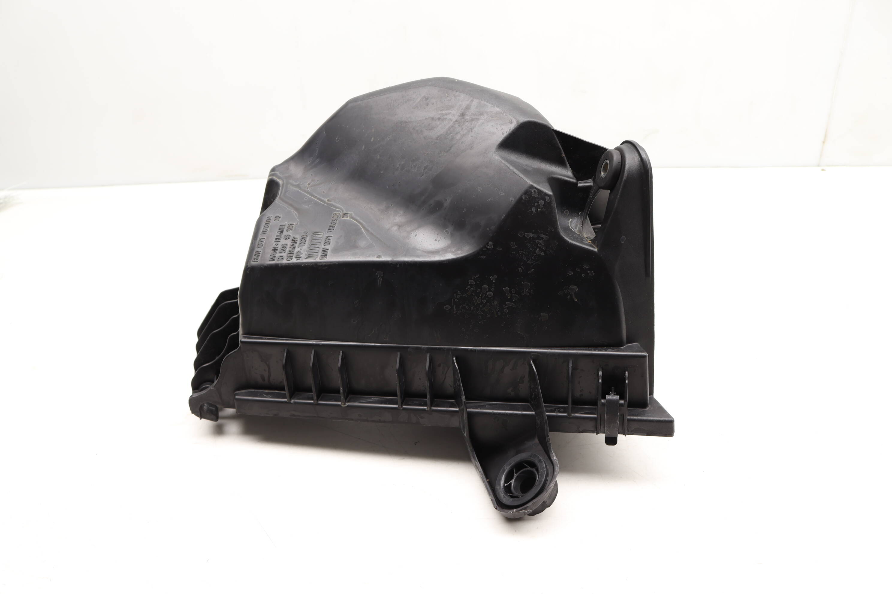 Engine Air Filter Box / Housing (Lower) 13717612014