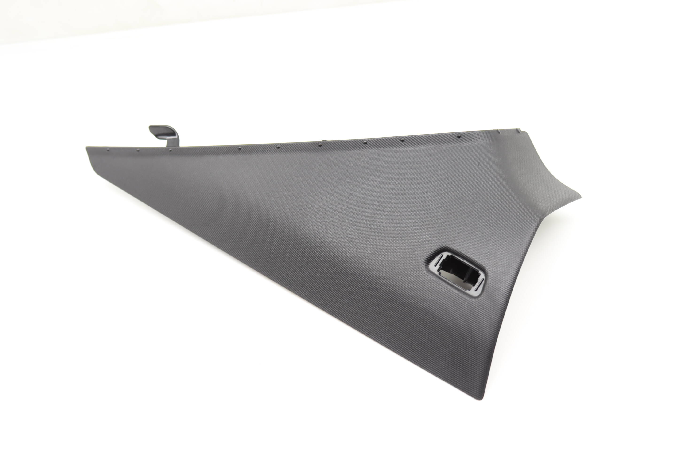 Upper&#x20;D&#x20;Pillar&#x20;&#x2F;&#x20;Quarter&#x20;Panel&#x20;Trim&#x20;51438096758