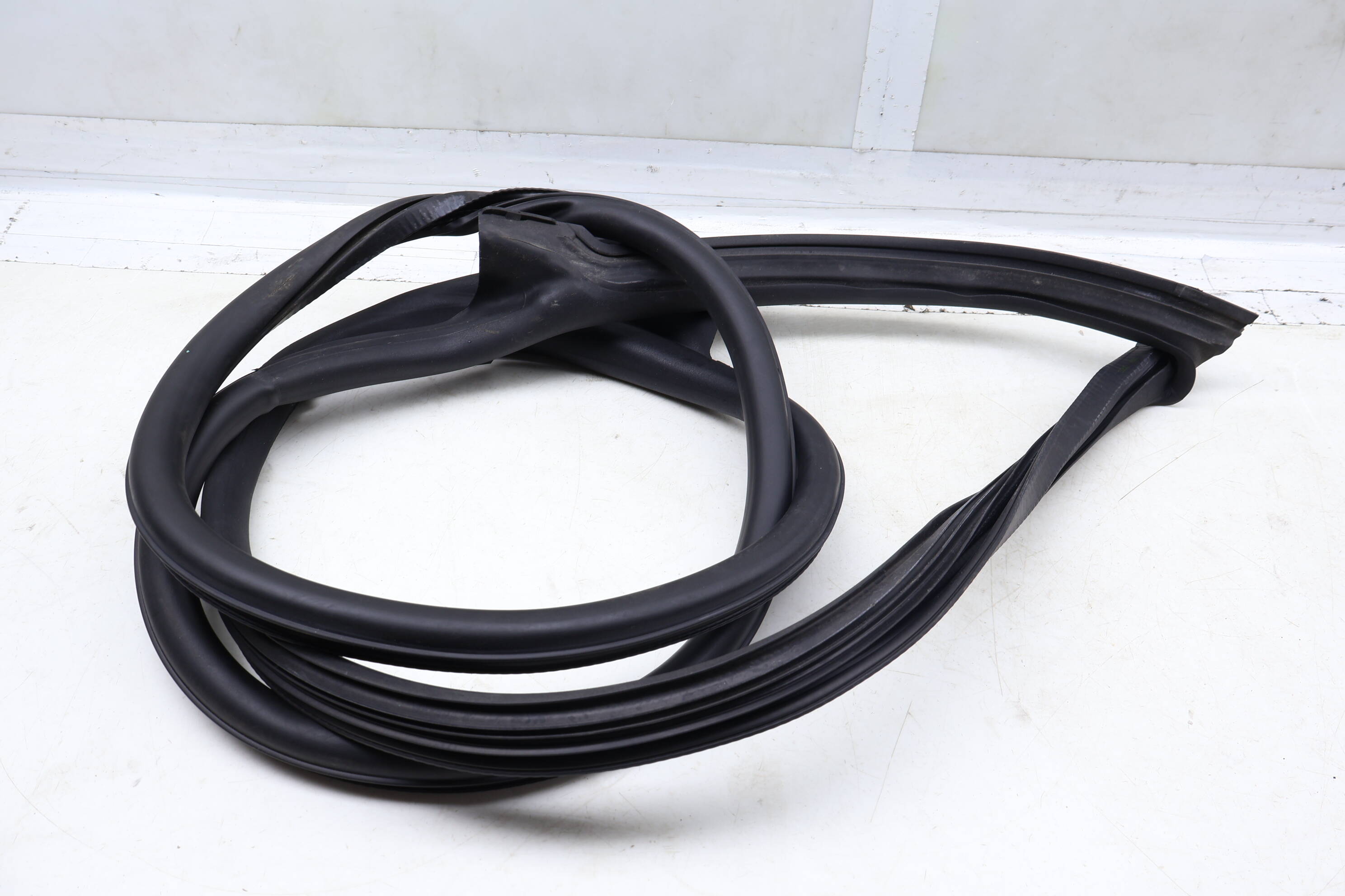 Door Seal / Weather Stripping (Inner) 4M8831708D