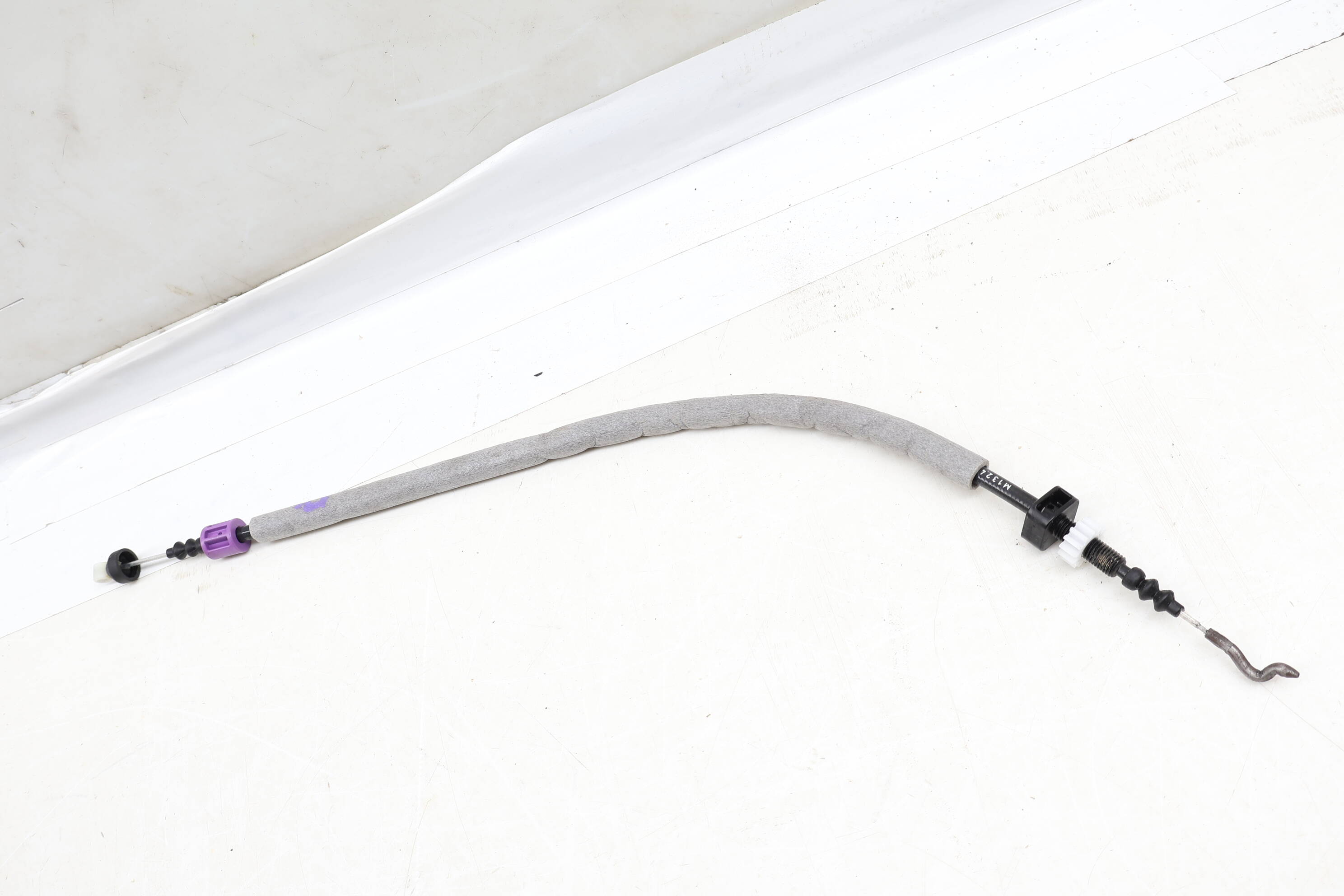 Door&#x20;Lock&#x20;Actuator&#x20;Bowden&#x20;Cable&#x20;2047302935