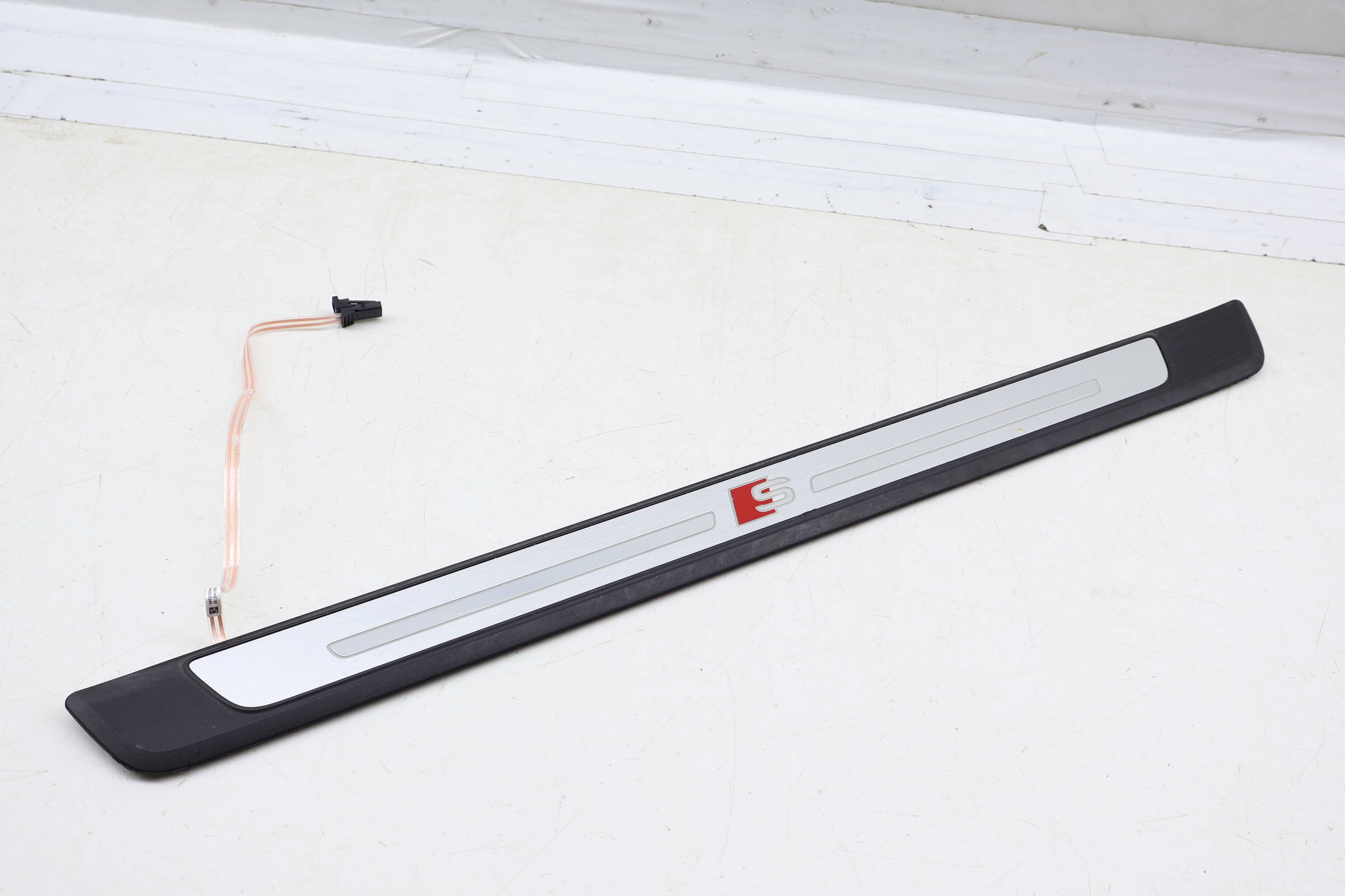 Door Sill / Scuff Panel / Light Bar (S) 8W0947417A