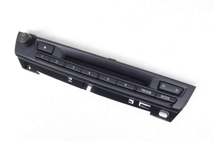 Radio Stereo Infotainment Unit Cover / Circuit Board 65129228309 main product photo