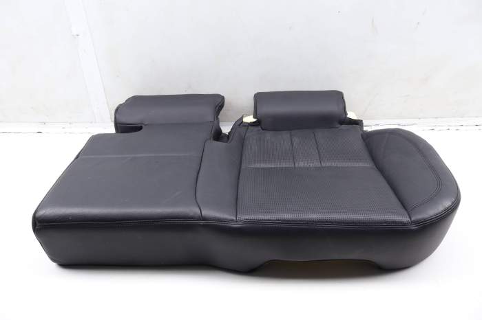 Lower Seat Bottom Cushion (2Nd Row) LR097443 main product photo